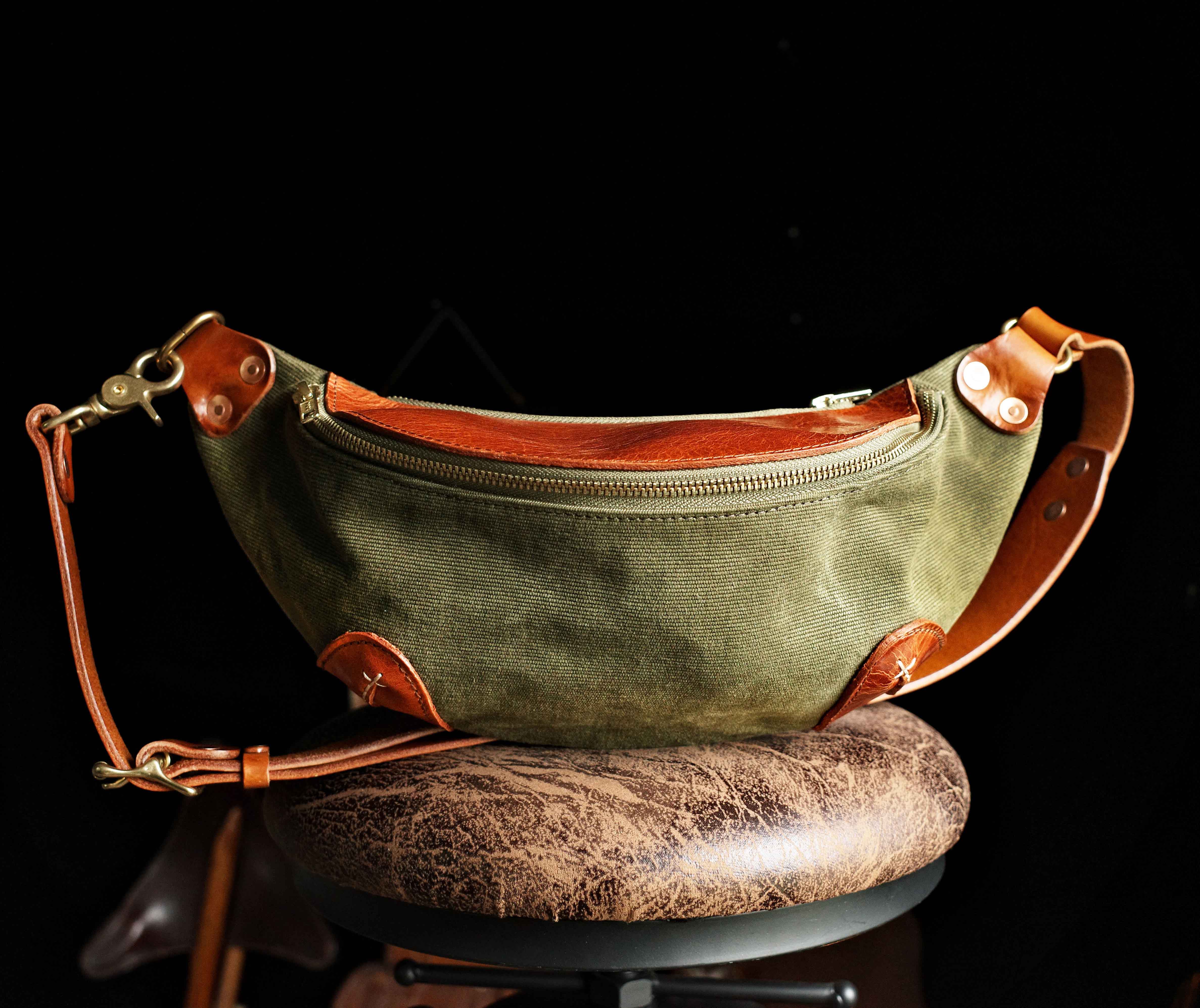 DEEPKEE休閒潮流阿美咔叽胸包LB6789號