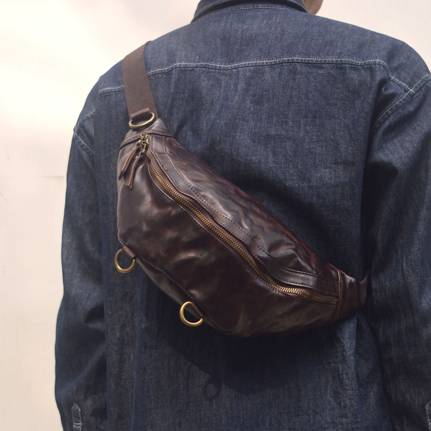 真皮復古休閒男士胸包2082