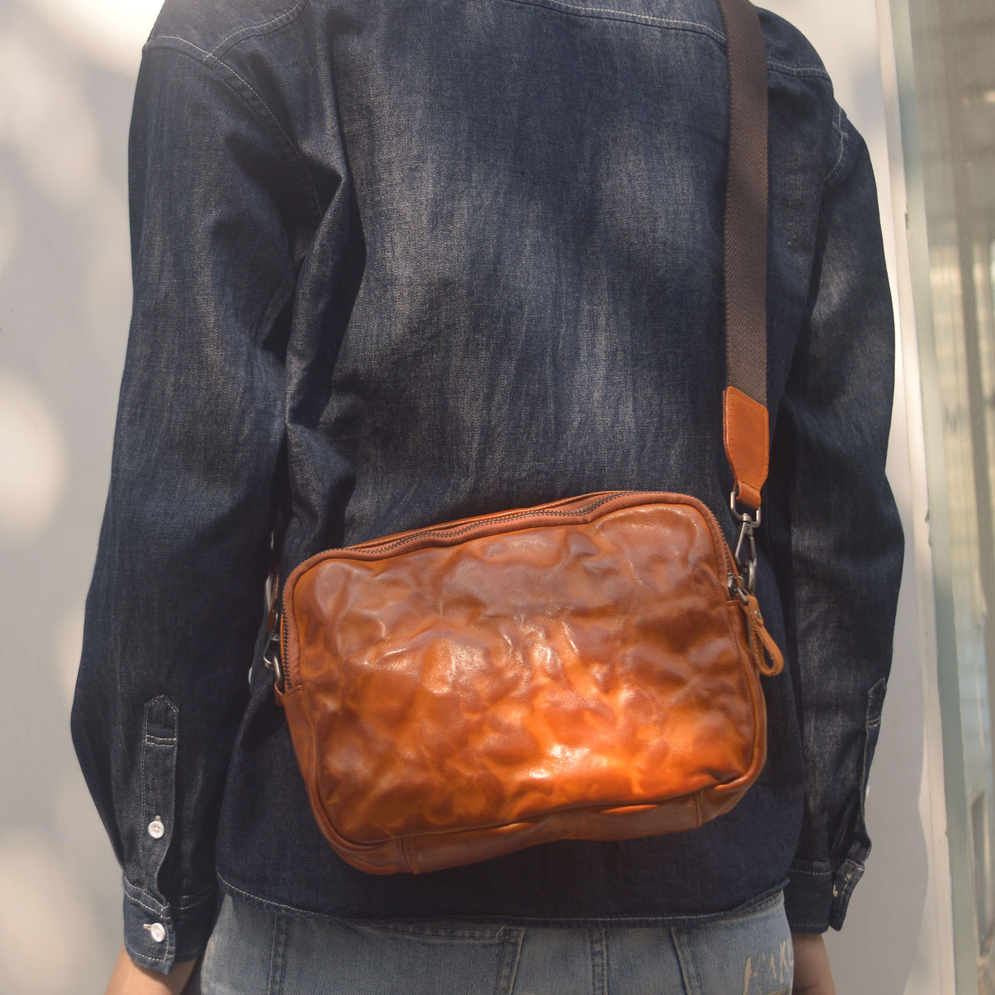 新款皺褶水洗擦色單肩斜背包2081號