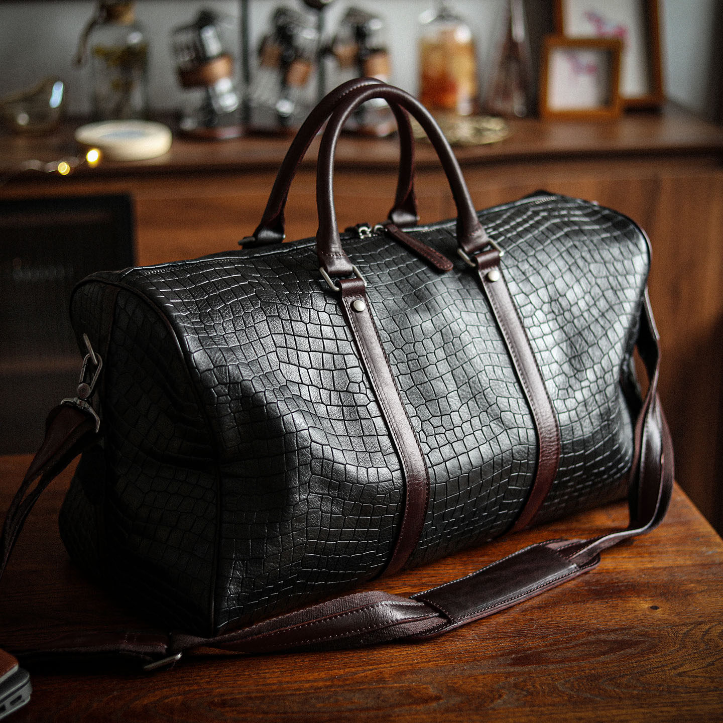 DEEPKEE A8149-1 男士真皮旅行包｜大容量出差行李袋｜鱷魚紋手提健身包｜便攜多功能男包