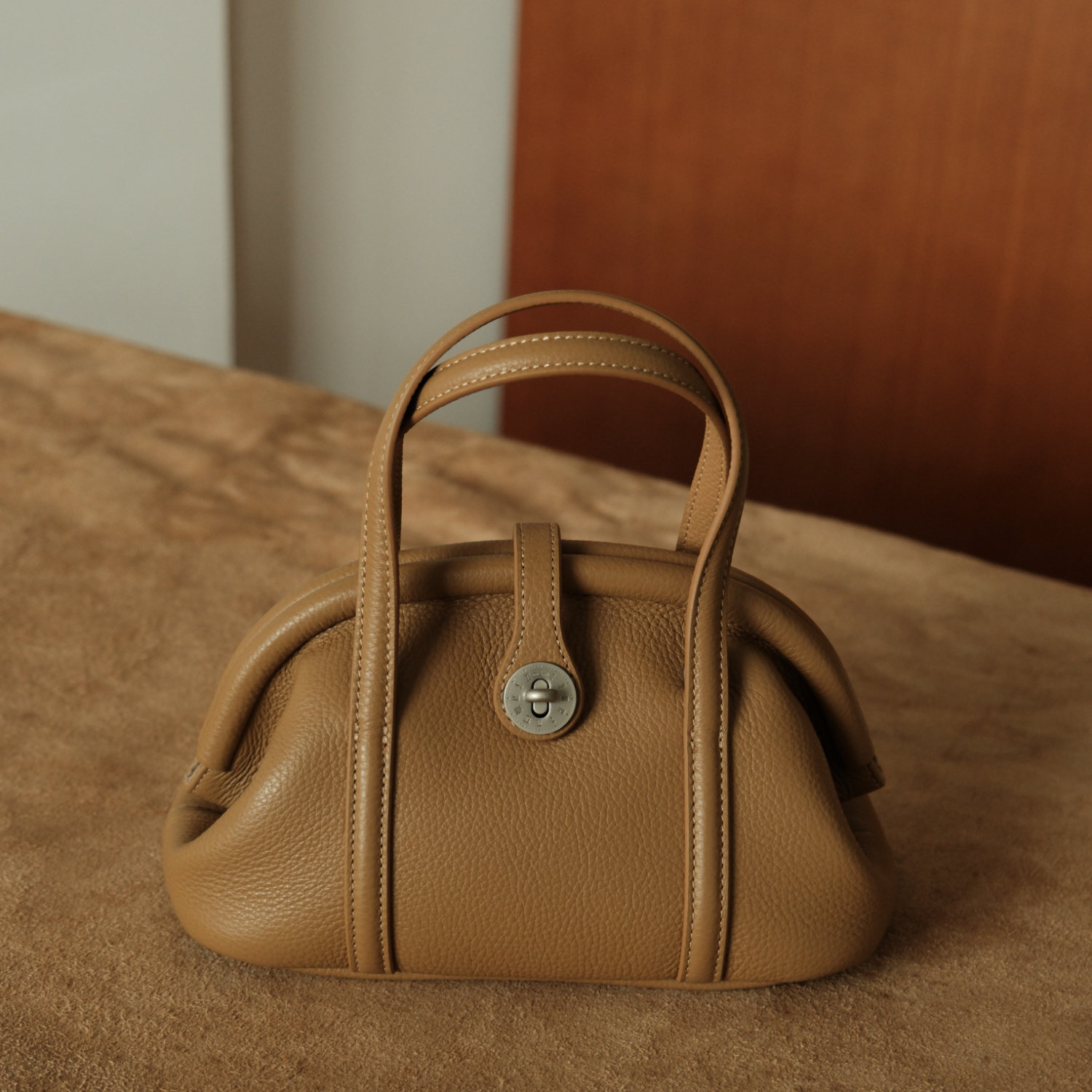 DEEPKEE 眞皮小眾經典貝殼包 25327 號