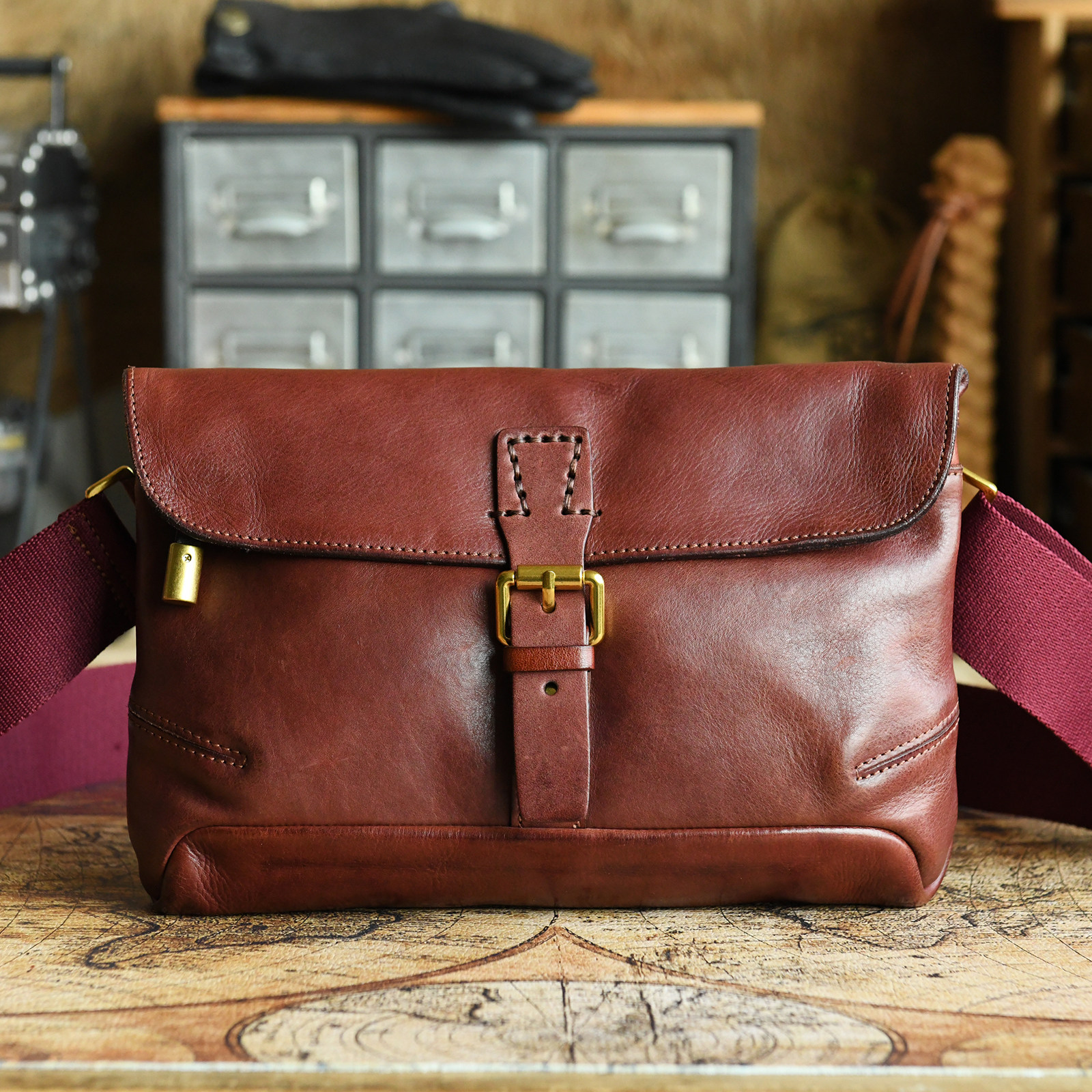 DEEPKEE新款休閒真皮質感斜挎包2819號