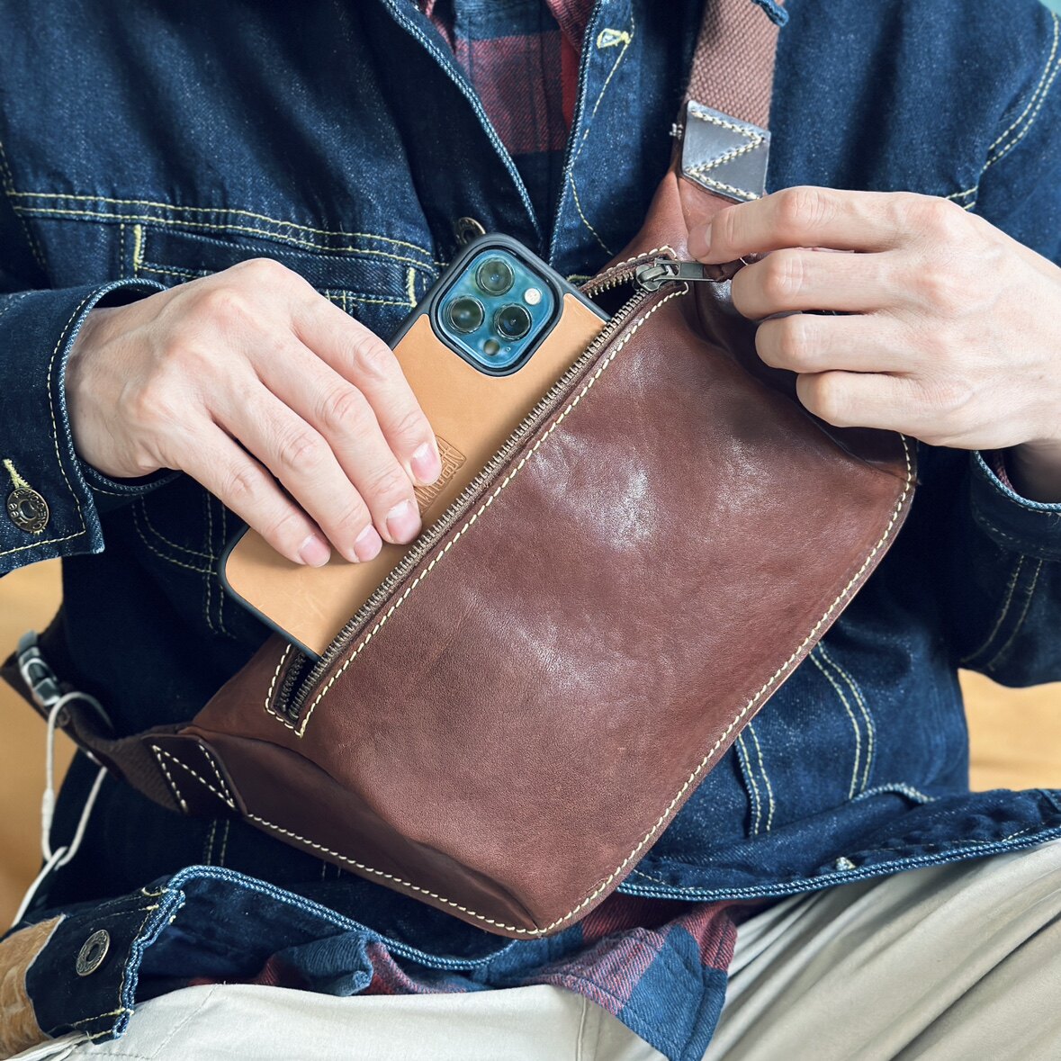 DEEPKEE頭層牛皮單肩斜背胸包腰包真皮拉鏈復古包6633號