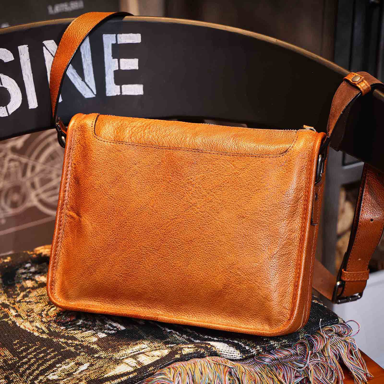 復古手工原創植鞣皮簡約郵差包2615號