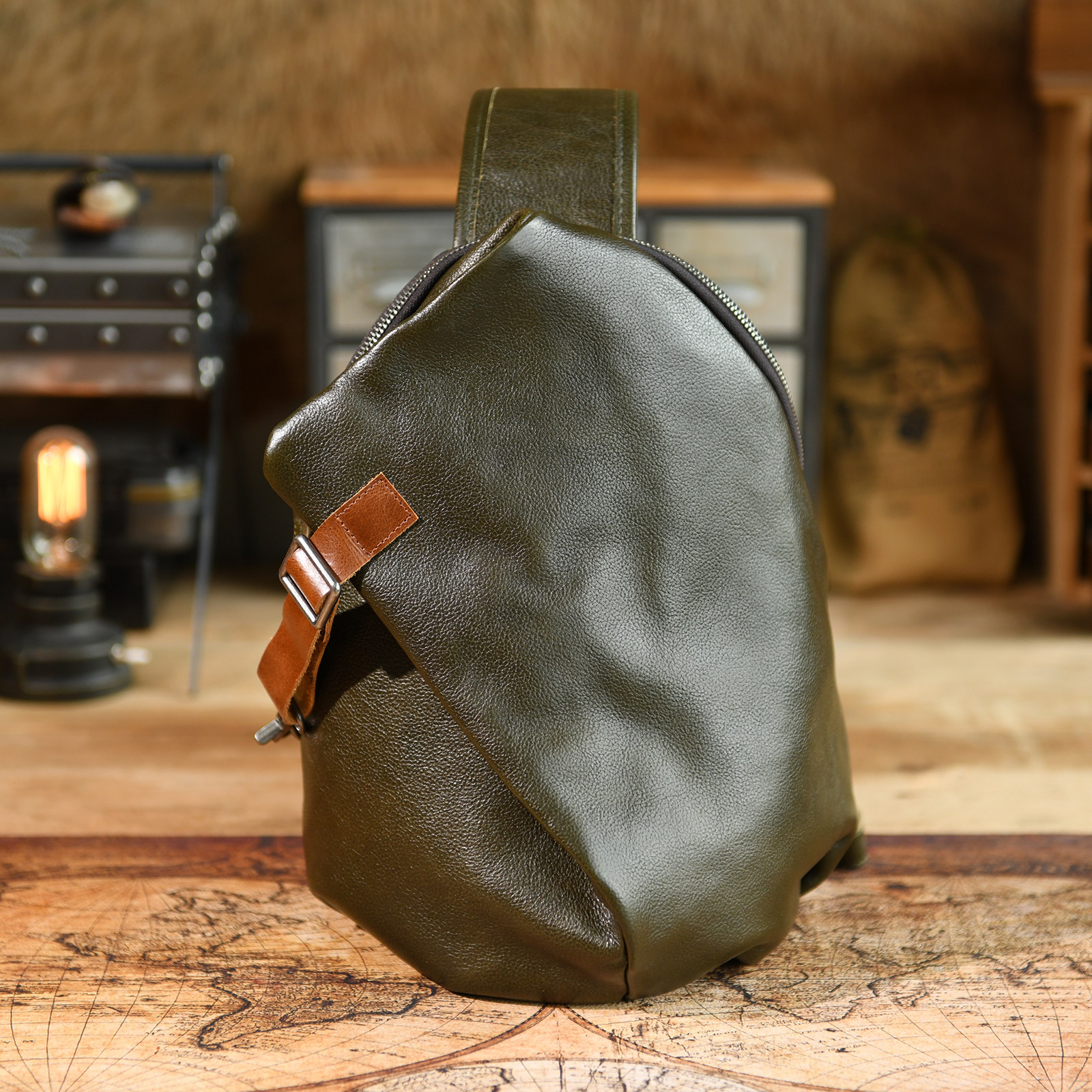 DEEPKEE休閒男士真皮胸包6756號