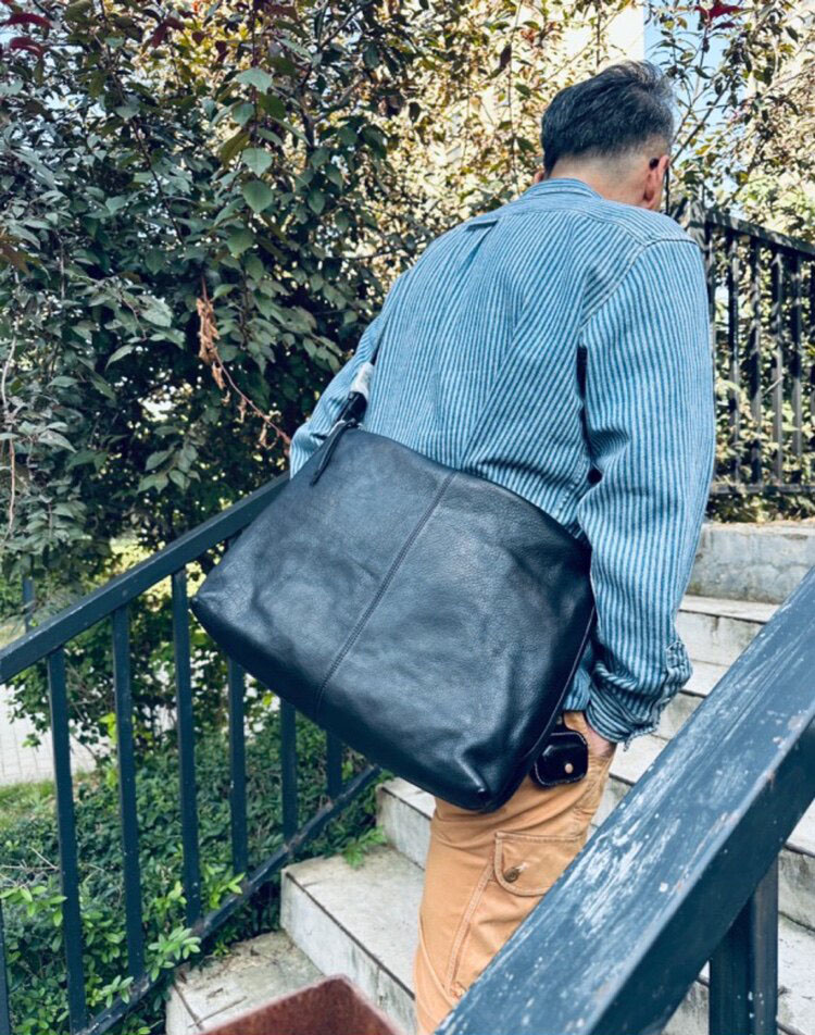 DEEPKEE復古軟牛皮大容量斜背包71616號