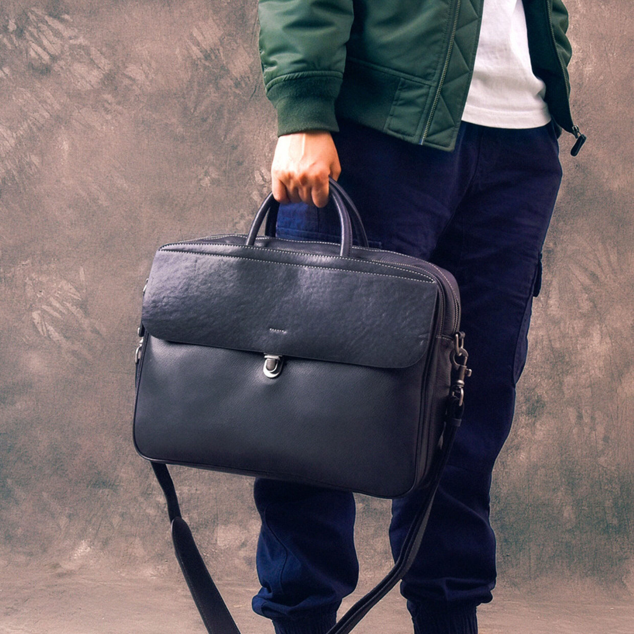 男士真皮多隔層手提包2412號