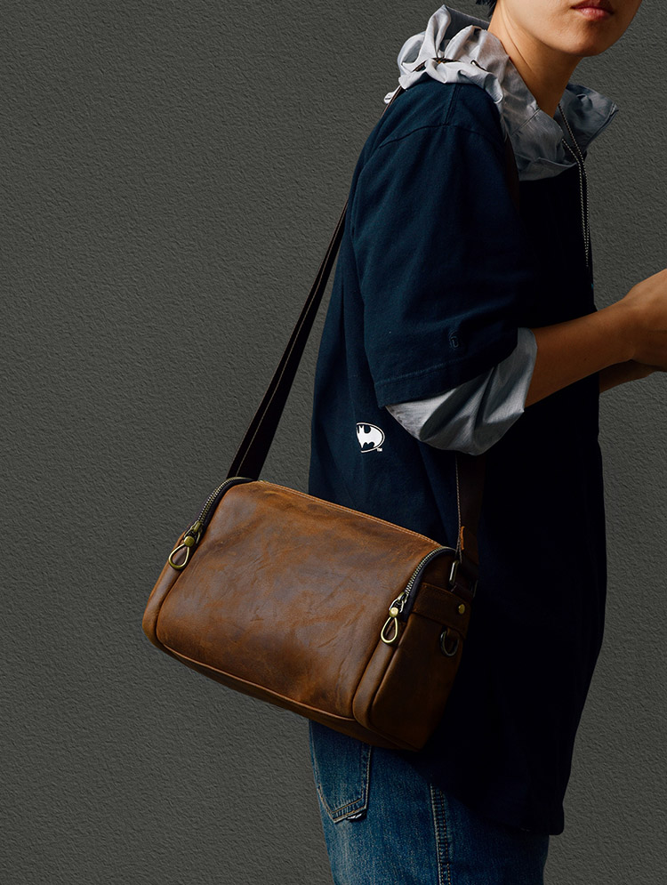 香港狄記皮具 狄記 原創真皮手工 ins郵差包 ins風格包包 頭層牛皮包包 皮革 原創手工真皮 皮件 DEEPKEE 復古真皮手工包