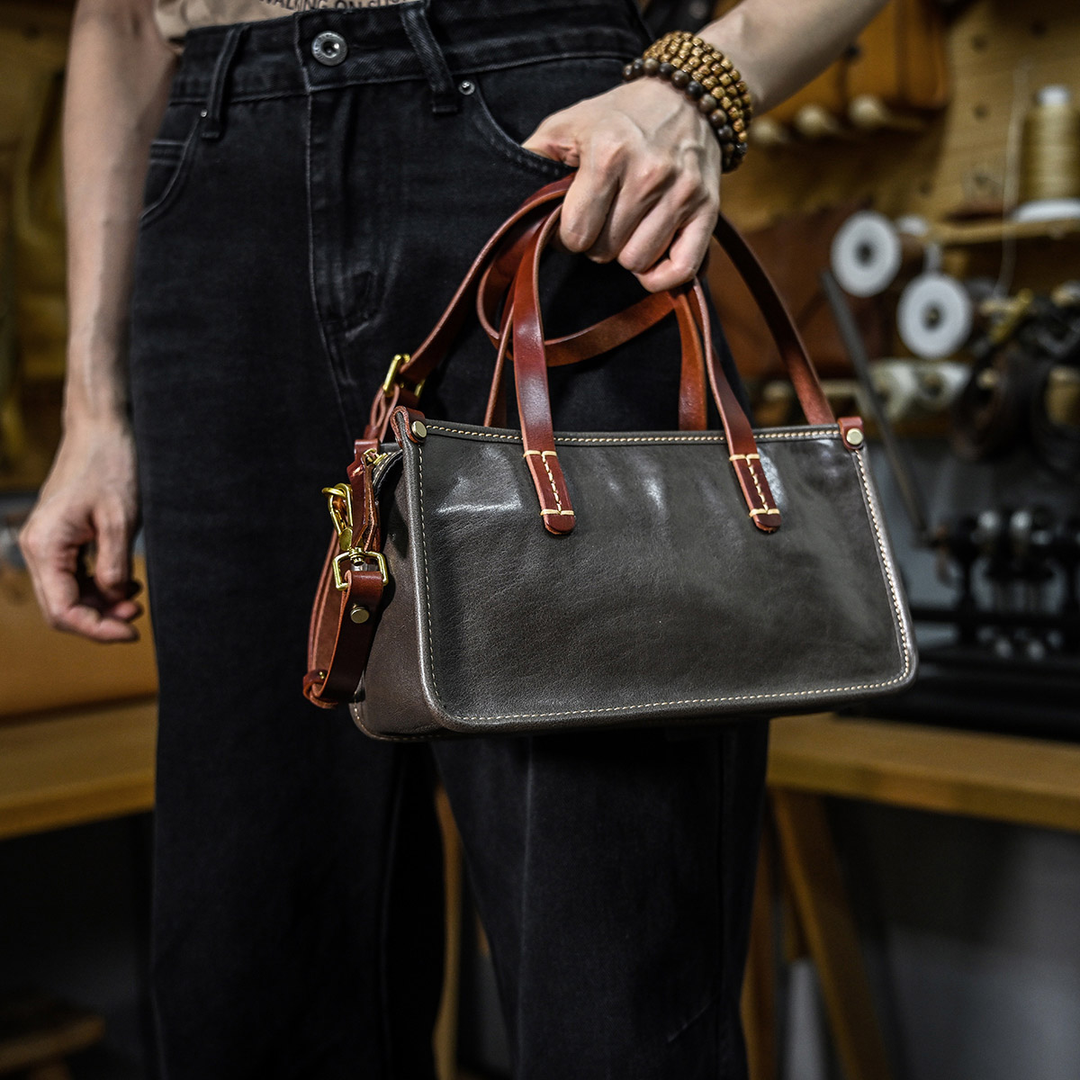 香港狄記皮具 狄記 原創真皮手工 ins郵差包 ins風格包包 頭層牛皮包包 皮革 原創手工真皮 皮件 DEEPKEE 復古包款 小眾軟皮手工包 真皮小方包 0727 號