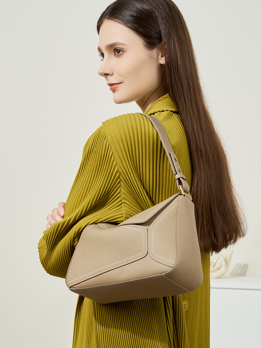 DEEPKEE BAGS | 人気ピ手作 枕頭包 2667號