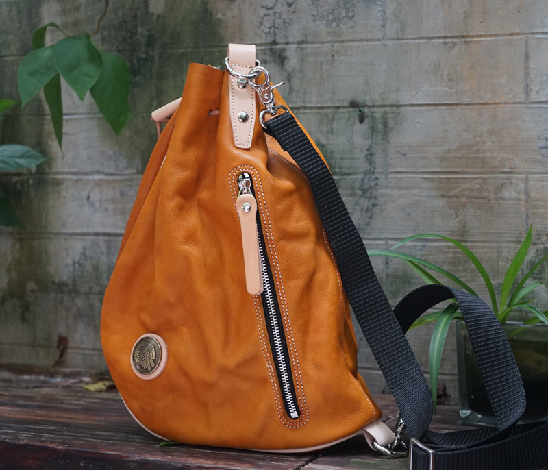 香港狄記皮具 狄記 原創真皮手工 ins郵差包 ins風格包包 頭層牛皮包包 皮革 原創手工真皮 皮件 DEEPKEE 復古真皮手工包