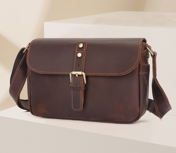 香港狄記皮具 狄記 原創真皮手工 ins郵差包 ins風格包包 頭層牛皮包包 皮革 原創手工真皮 皮件 DEEPKEE 復古真皮手工包