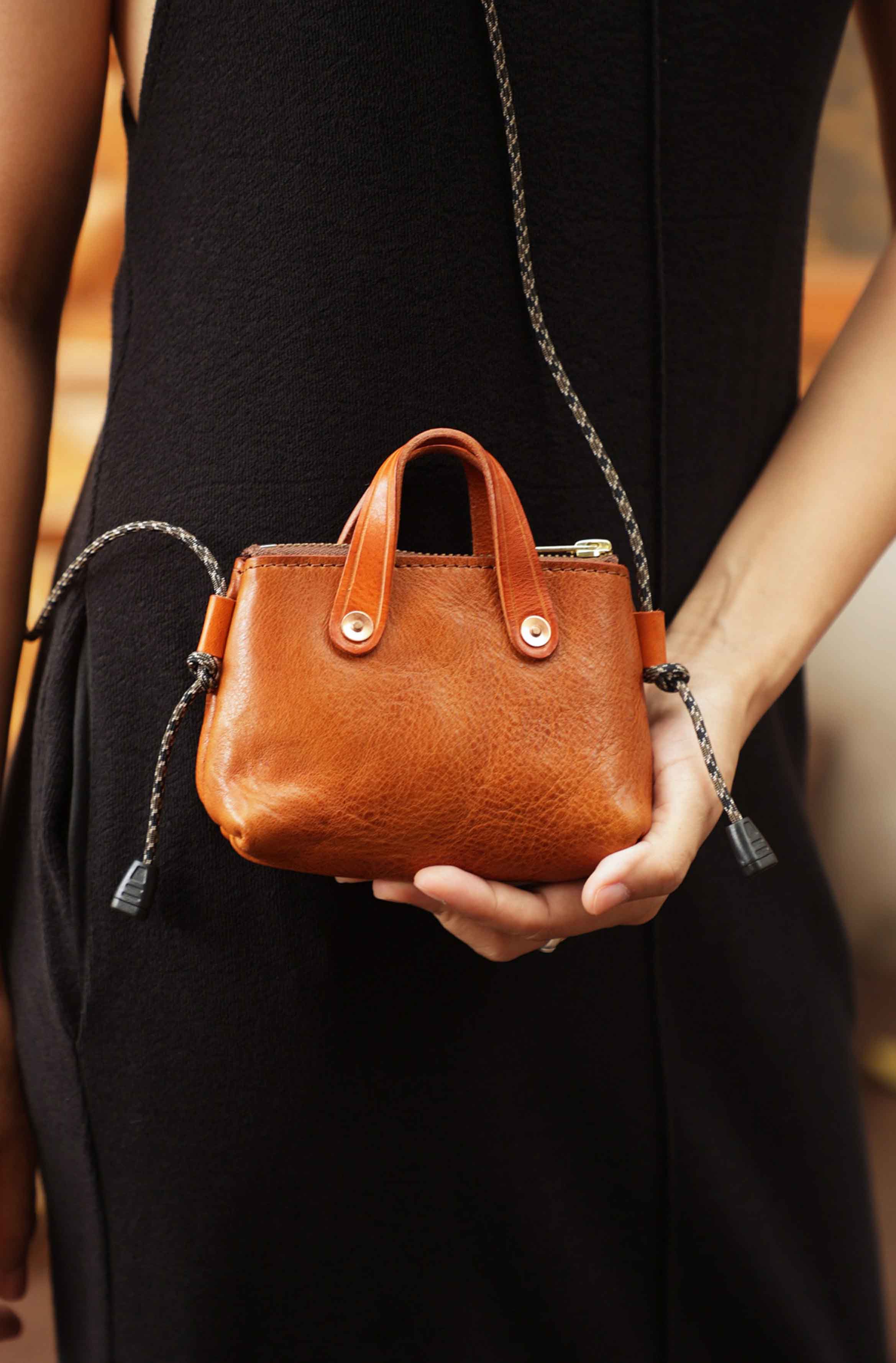 香港狄記皮具 狄記 原創真皮手工 ins郵差包 ins風格包包 頭層牛皮包包 皮革 原創手工真皮 皮件 DEEPKEE 復古真皮手工包