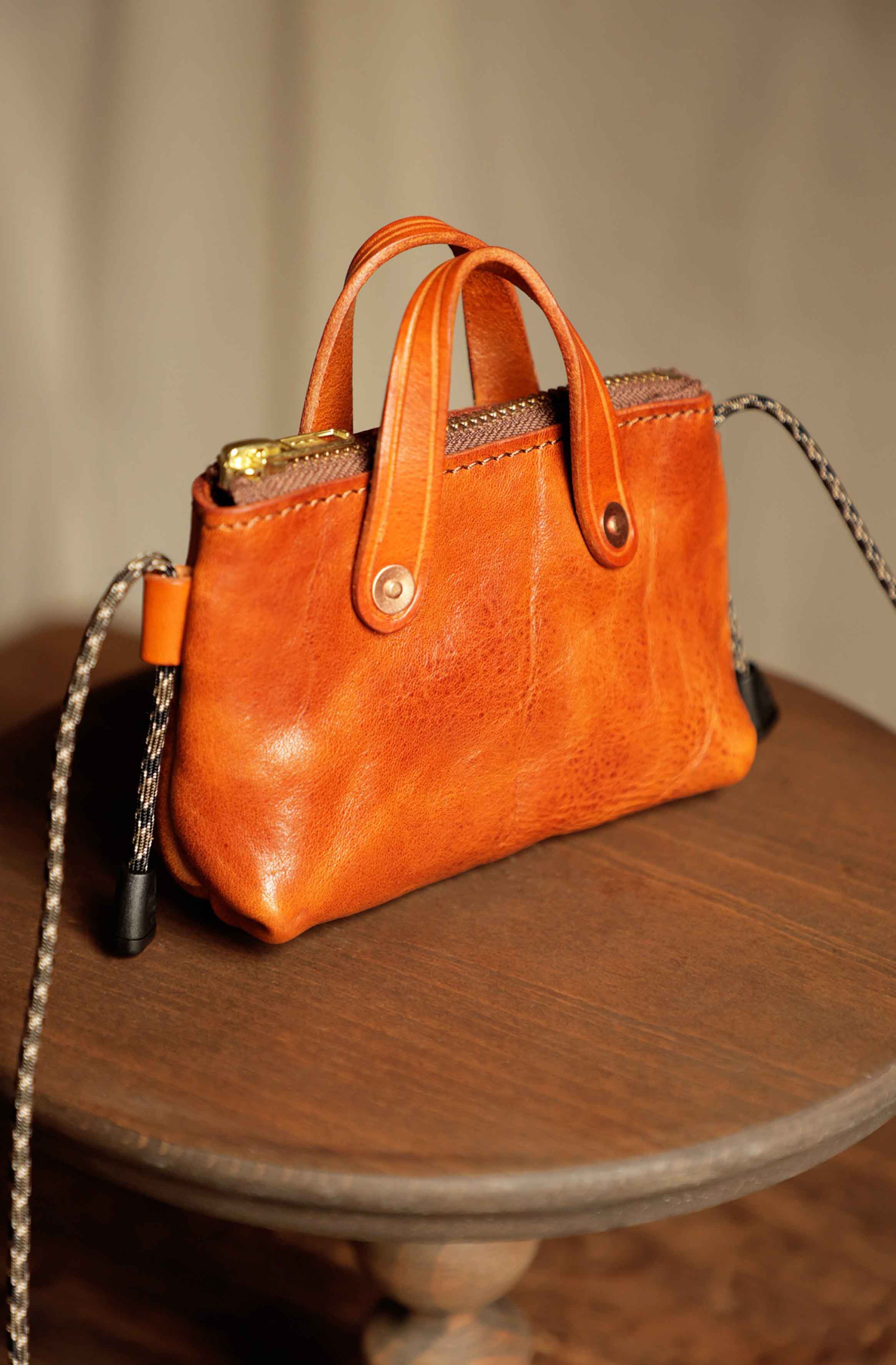 香港狄記皮具 狄記 原創真皮手工 ins郵差包 ins風格包包 頭層牛皮包包 皮革 原創手工真皮 皮件 DEEPKEE 復古真皮手工包