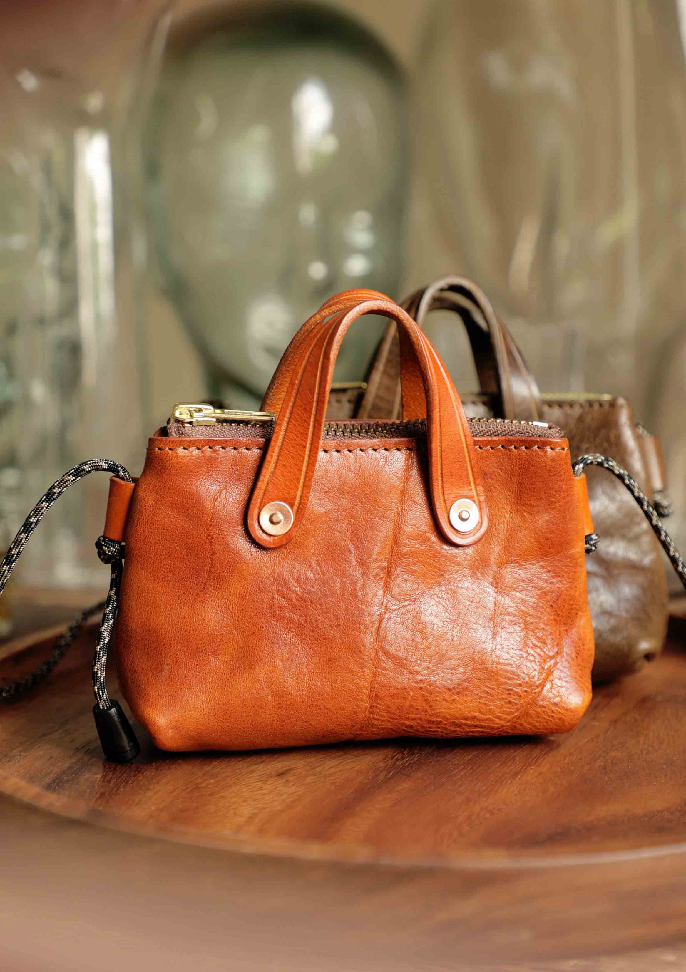 香港狄記皮具 狄記 原創真皮手工 ins郵差包 ins風格包包 頭層牛皮包包 皮革 原創手工真皮 皮件 DEEPKEE 復古真皮手工包