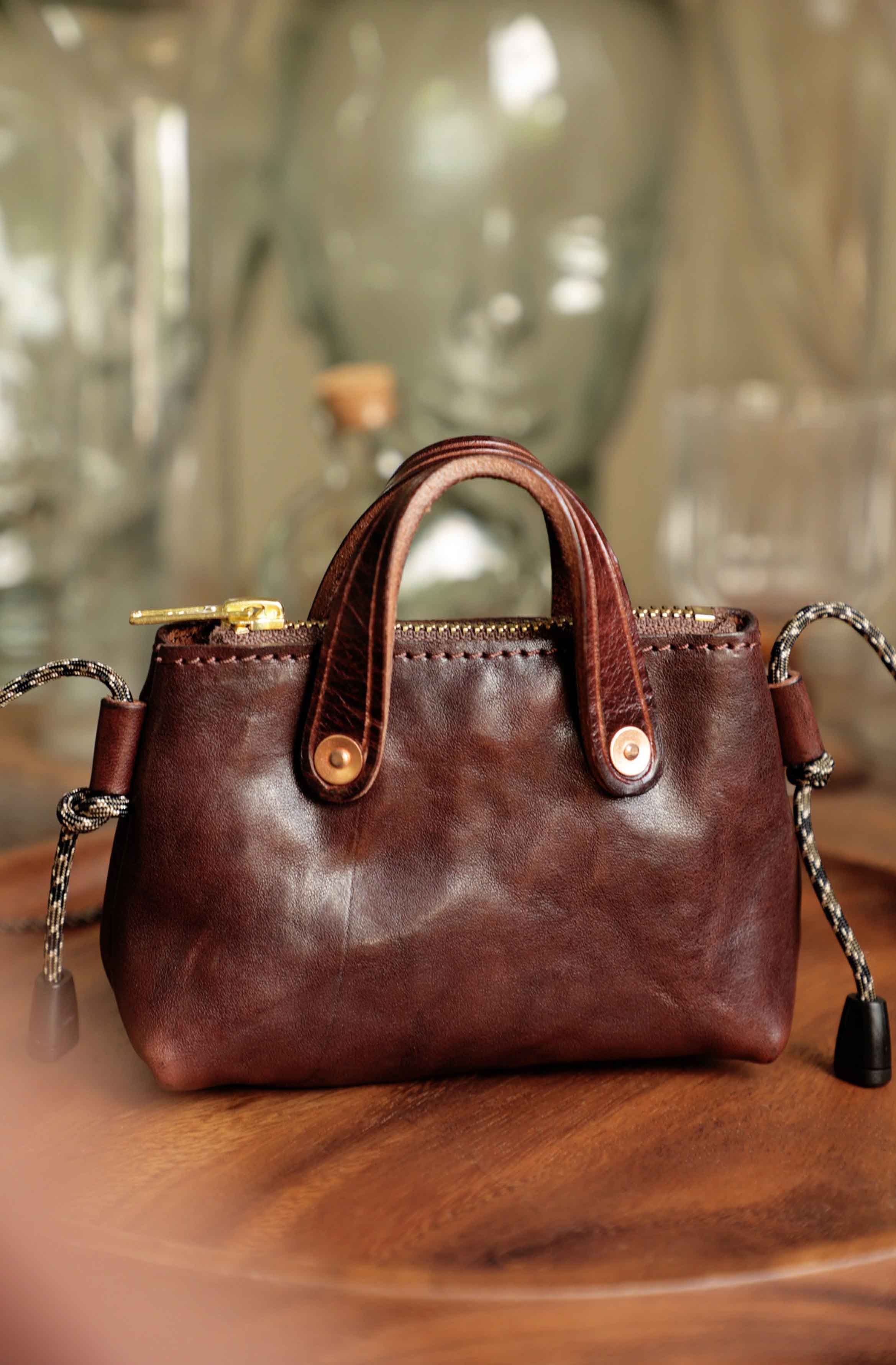 香港狄記皮具 狄記 原創真皮手工 ins郵差包 ins風格包包 頭層牛皮包包 皮革 原創手工真皮 皮件 DEEPKEE 復古真皮手工包