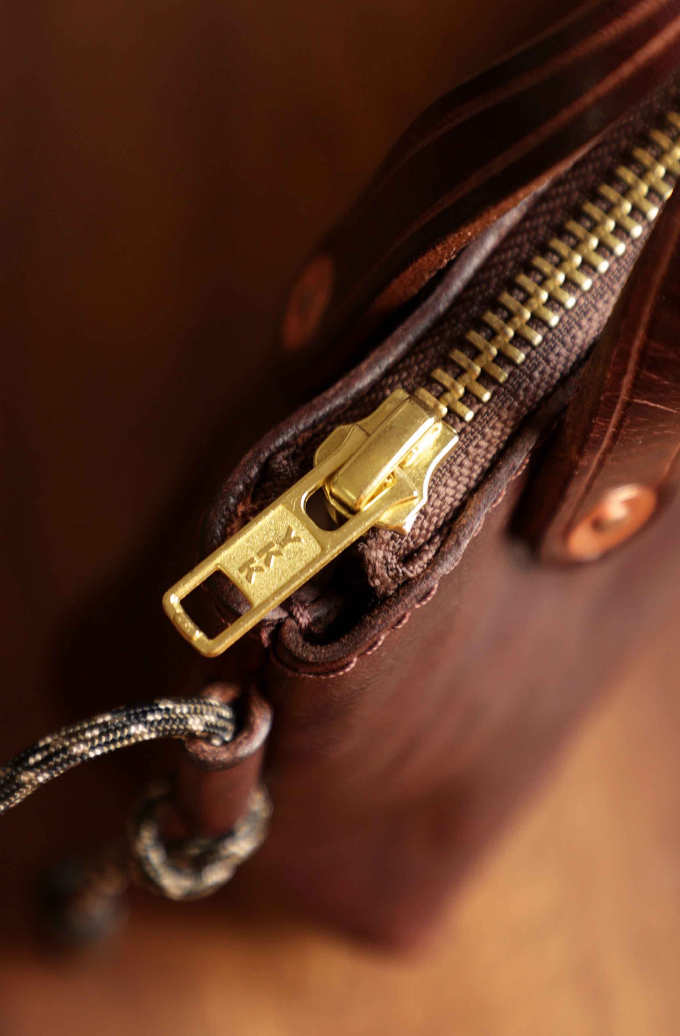 香港狄記皮具 狄記 原創真皮手工 ins郵差包 ins風格包包 頭層牛皮包包 皮革 原創手工真皮 皮件 DEEPKEE 復古真皮手工包