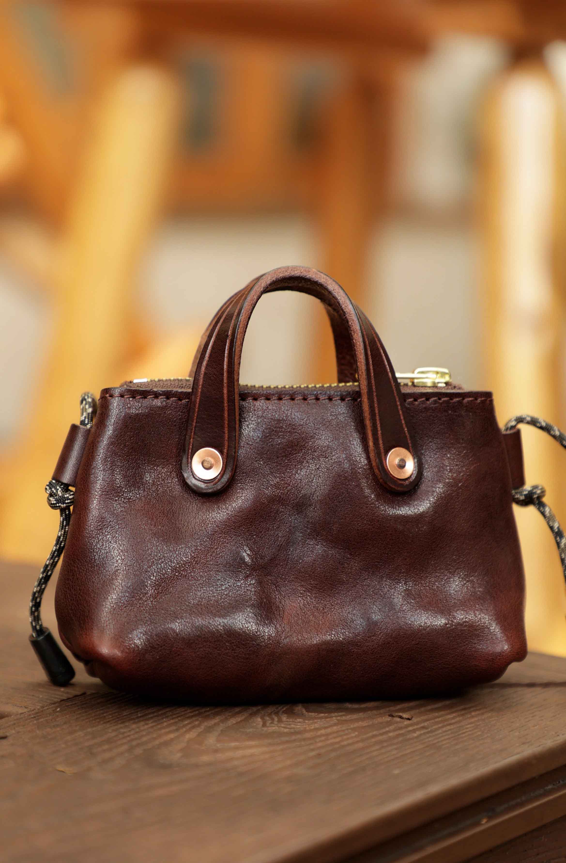 香港狄記皮具 狄記 原創真皮手工 ins郵差包 ins風格包包 頭層牛皮包包 皮革 原創手工真皮 皮件 DEEPKEE 復古真皮手工包