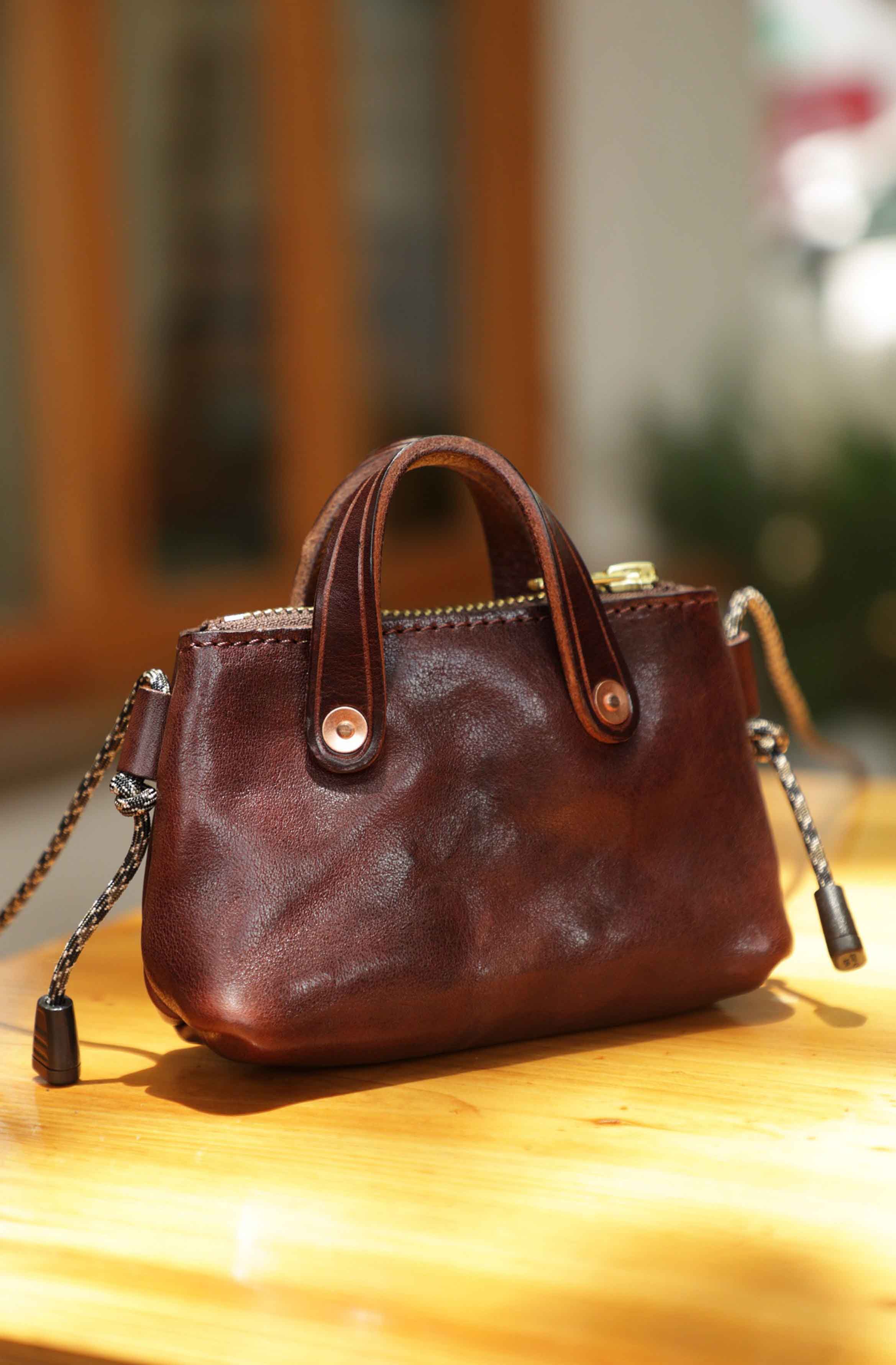 香港狄記皮具 狄記 原創真皮手工 ins郵差包 ins風格包包 頭層牛皮包包 皮革 原創手工真皮 皮件 DEEPKEE 復古真皮手工包