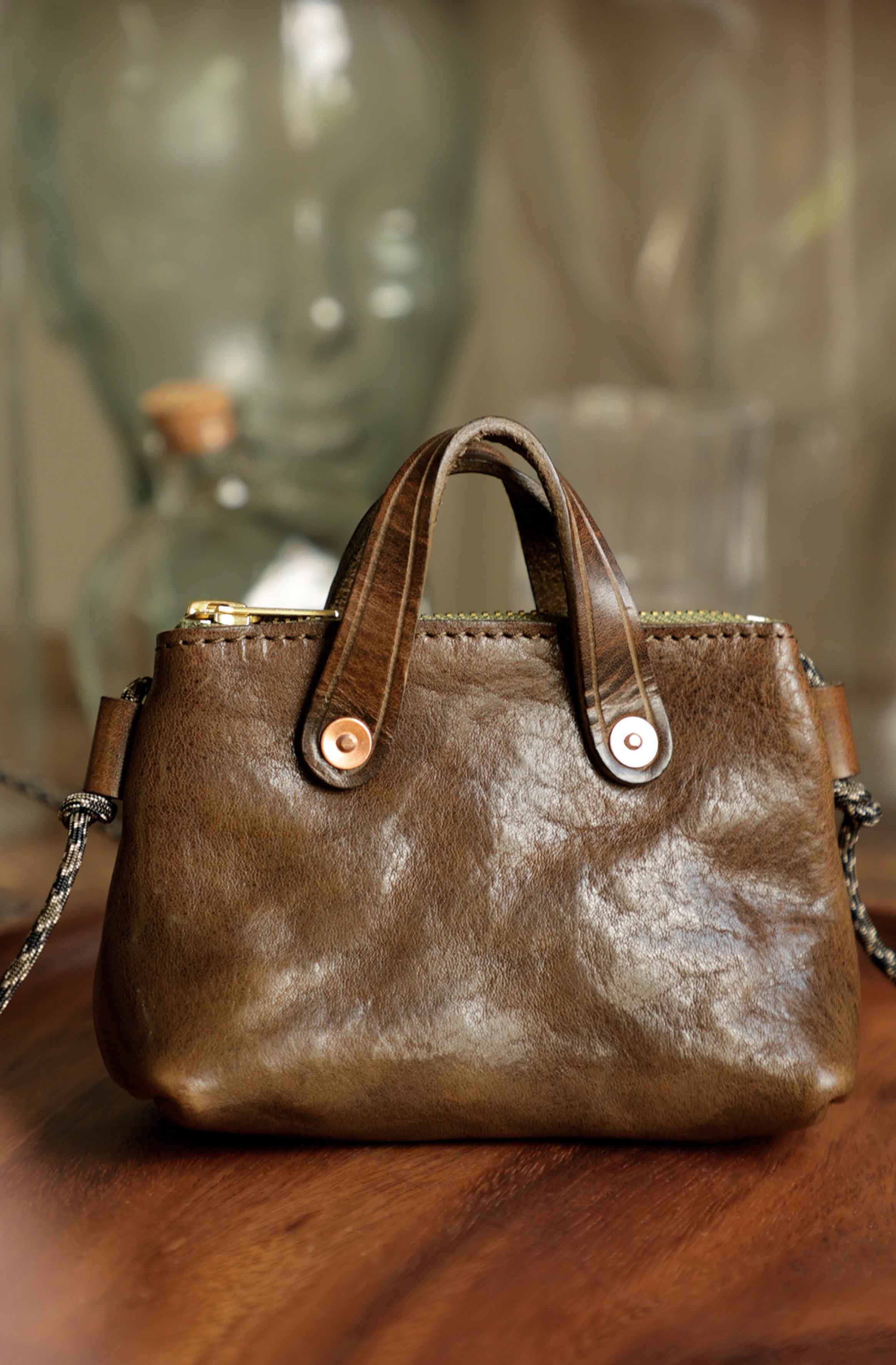 香港狄記皮具 狄記 原創真皮手工 ins郵差包 ins風格包包 頭層牛皮包包 皮革 原創手工真皮 皮件 DEEPKEE 復古真皮手工包