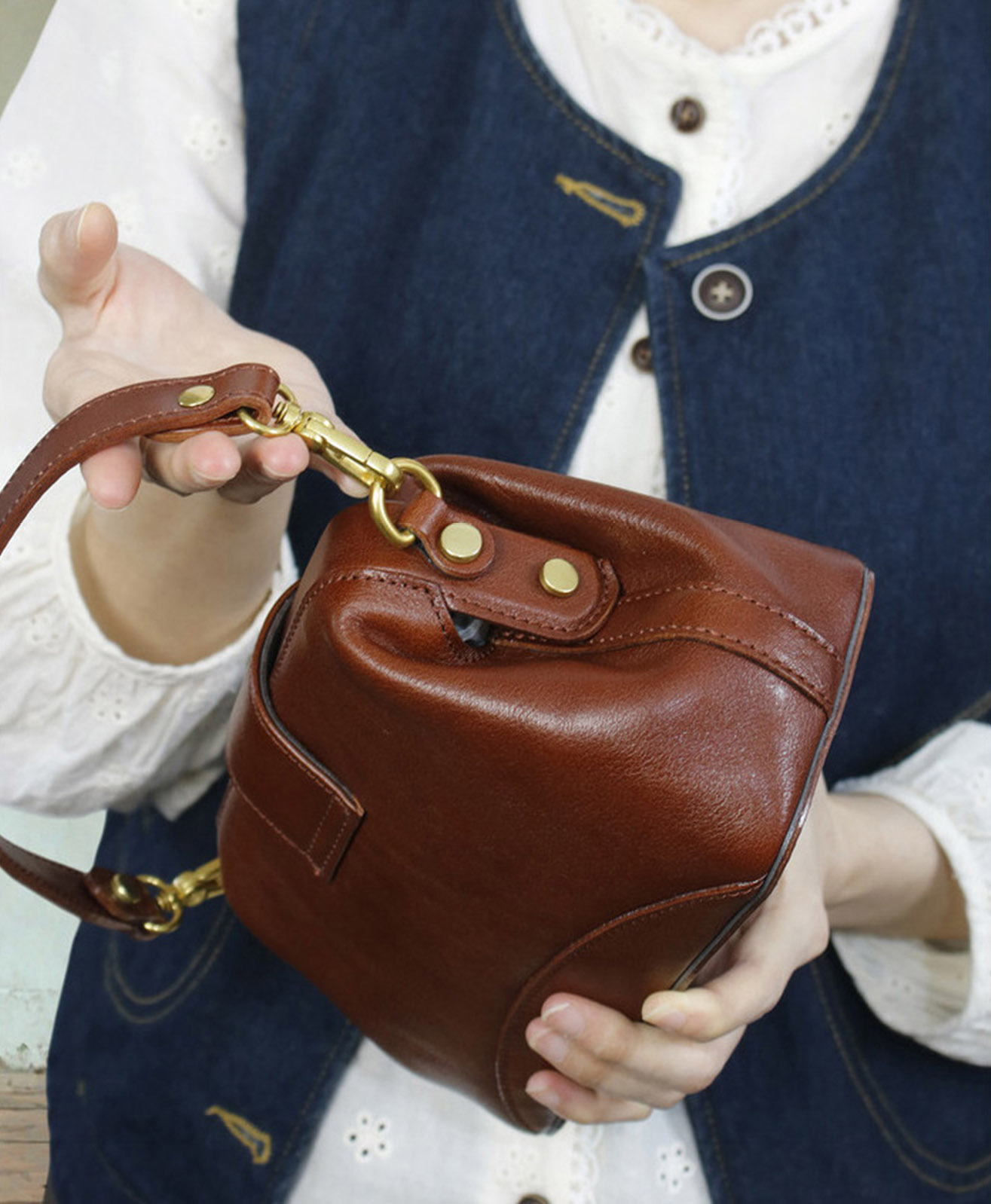 香港狄記皮具 狄記 原創真皮手工 ins郵差包 ins風格包包 頭層牛皮包包 皮革 原創手工真皮 皮件 DEEPKEE 復古真皮手工包