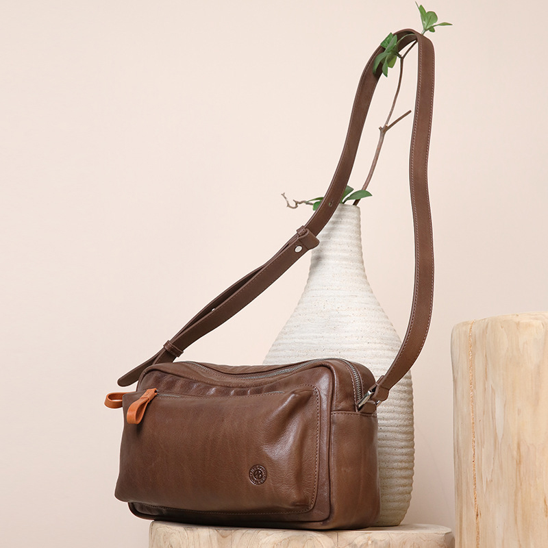 香港狄記皮具 狄記 原創真皮手工 ins郵差包 ins風格包包 頭層牛皮包包 皮革 原創手工真皮 皮件 DEEPKEE 復古真皮手工包