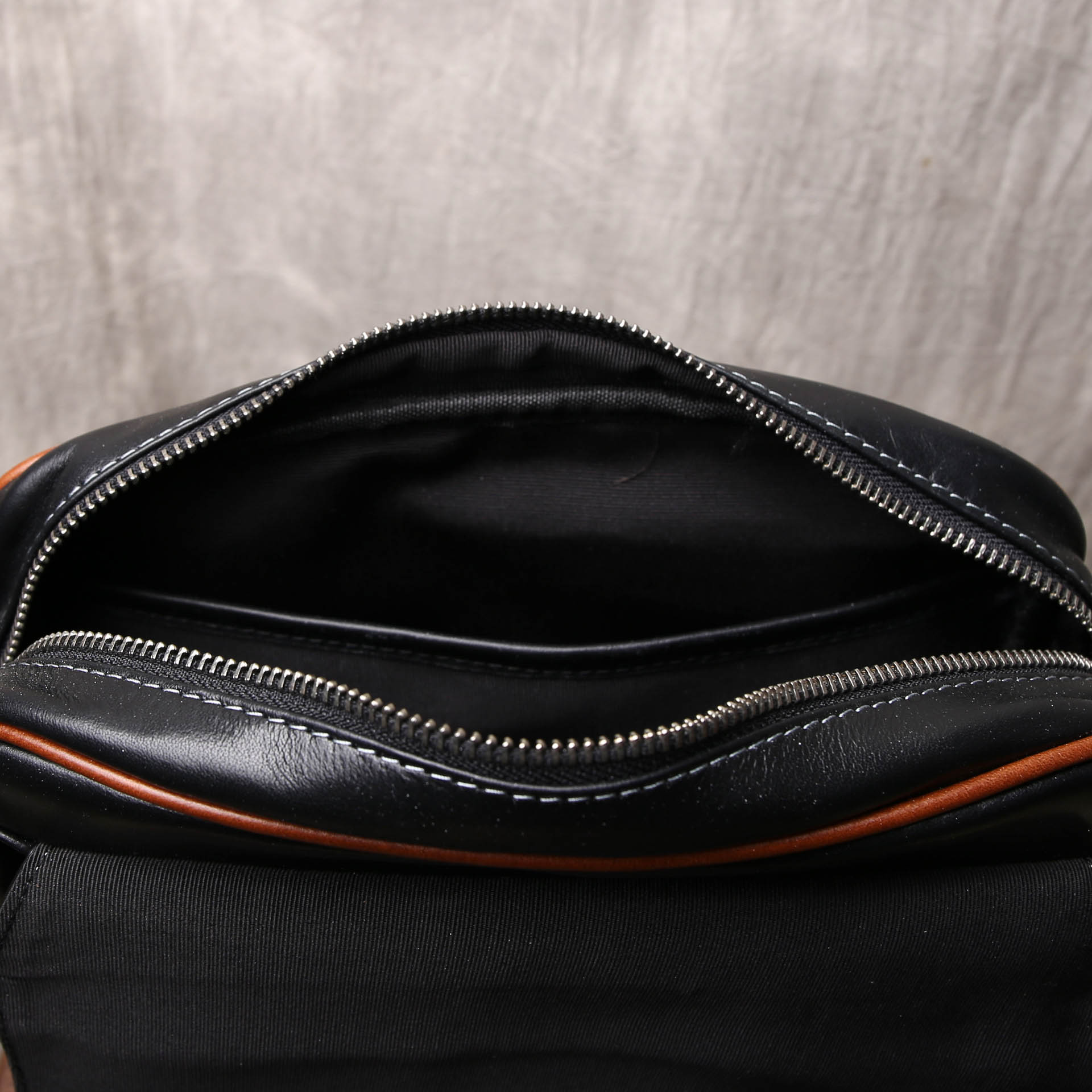 香港狄記皮具 狄記 原創真皮手工 ins郵差包 ins風格包包 頭層牛皮包包 皮革 原創手工真皮 皮件 DEEPKEE 復古真皮手工包