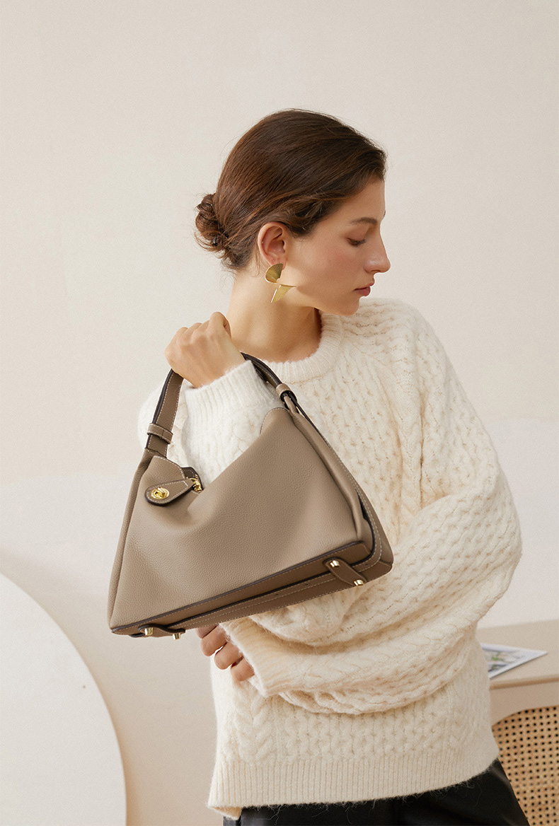 DEEPKEE original nubuck handmade full-grain genuine leather cowhide bag 真皮斜挎單肩包高級感時尚腋下包 2106 號