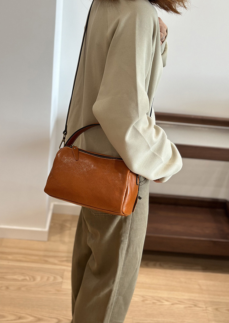 香港狄記皮具 狄記 原創真皮手工 ins郵差包 ins風格包包 頭層牛皮包包 皮革 原創手工真皮 皮件 DEEPKEE 復古真皮手工包