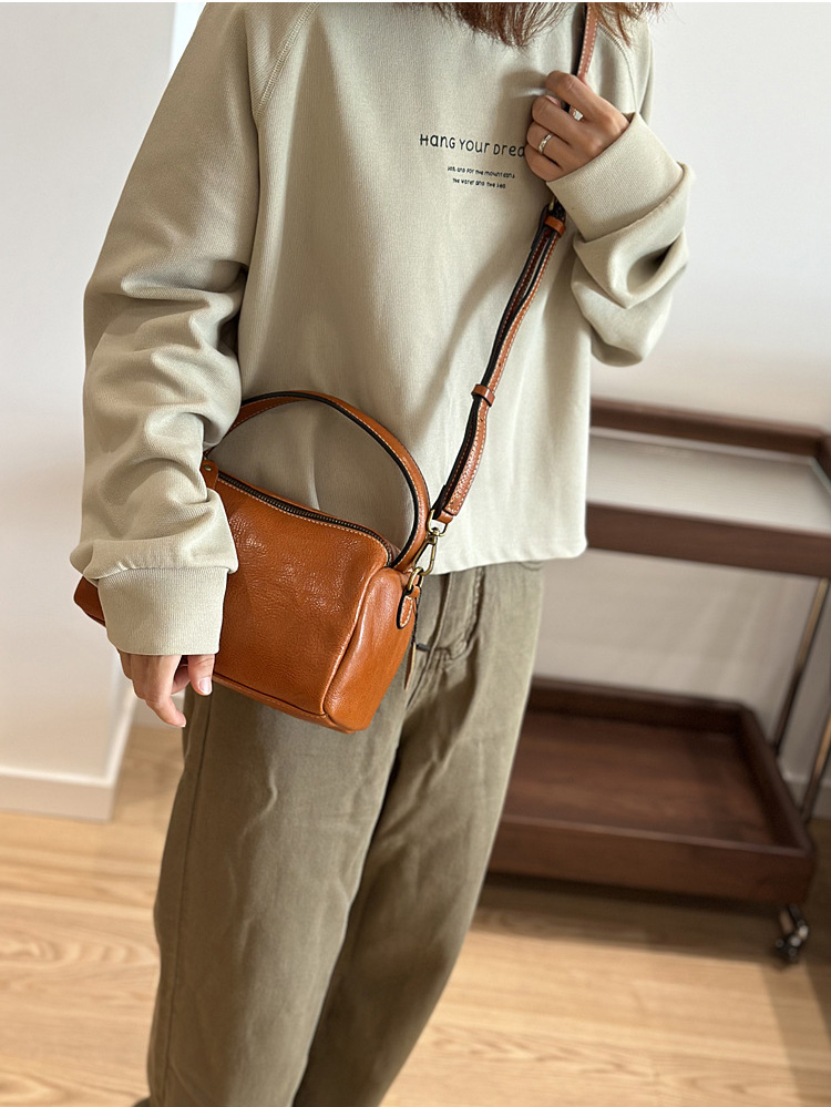 香港狄記皮具 狄記 原創真皮手工 ins郵差包 ins風格包包 頭層牛皮包包 皮革 原創手工真皮 皮件 DEEPKEE 復古真皮手工包