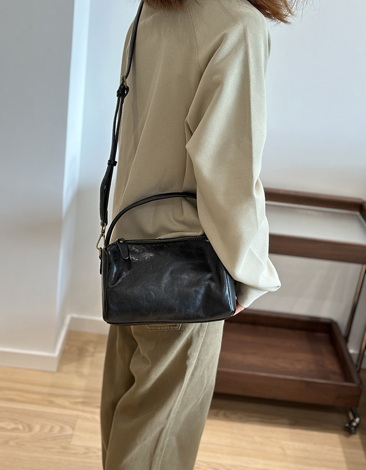 香港狄記皮具 狄記 原創真皮手工 ins郵差包 ins風格包包 頭層牛皮包包 皮革 原創手工真皮 皮件 DEEPKEE 復古真皮手工包