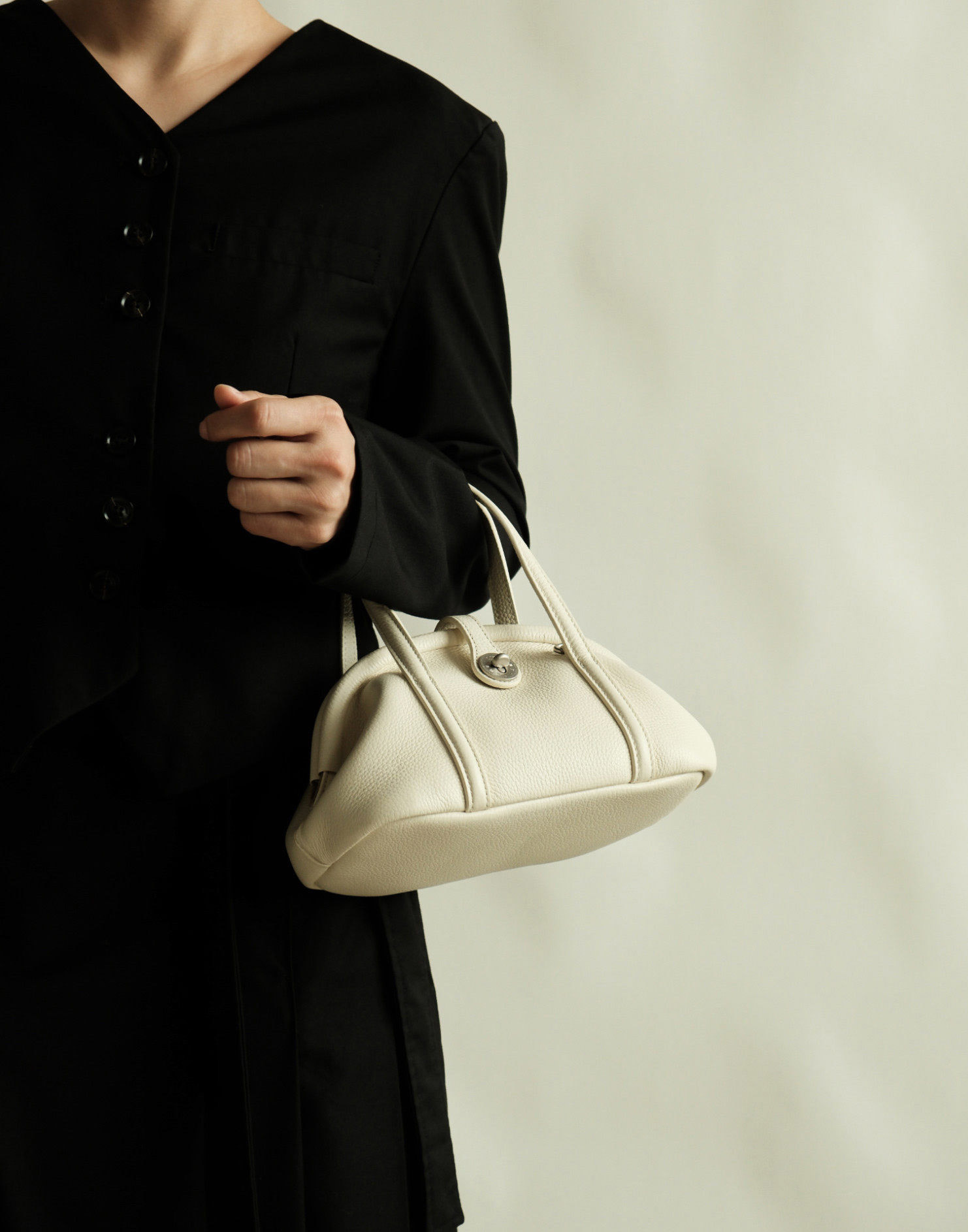 DEEPKEE 眞皮小眾經典貝殼包 25327 號