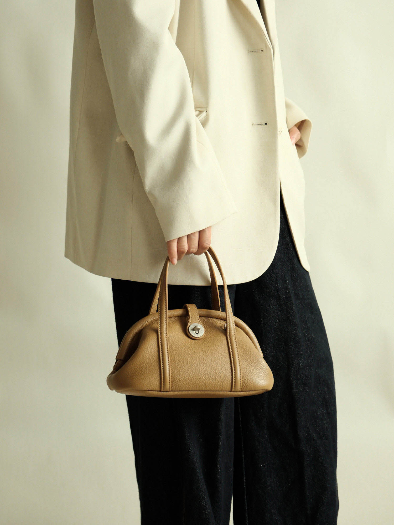 香港狄記皮具 狄記 原創真皮手工 ins郵差包 ins風格包包 頭層牛皮包包 皮革 原創手工真皮 皮件 DEEPKEE 復古真皮手工包