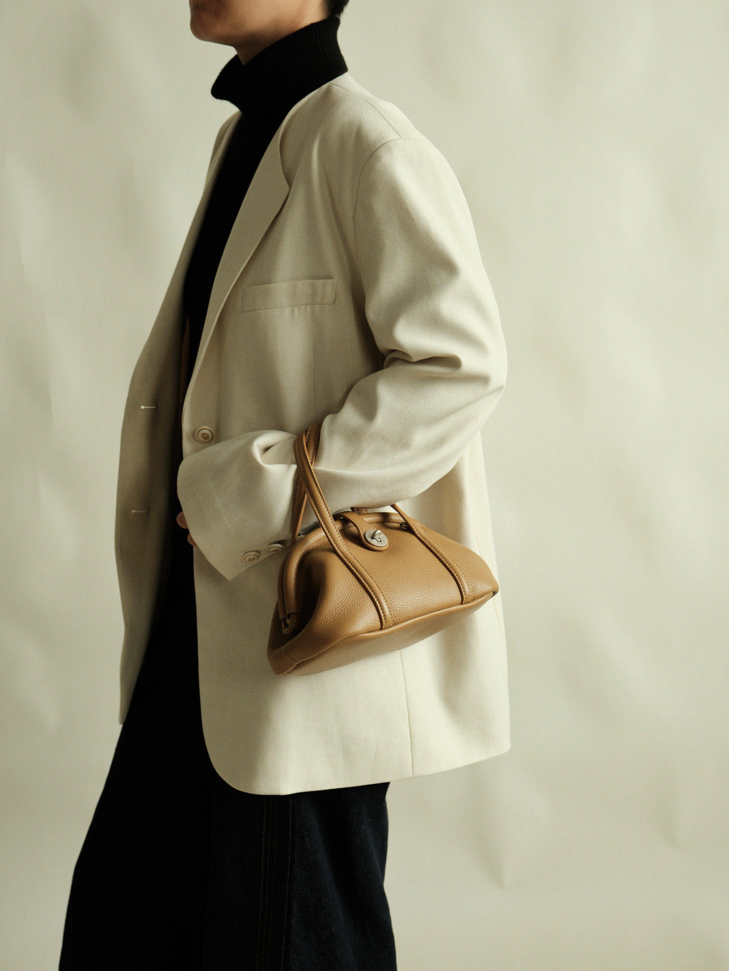 DEEPKEE 眞皮小眾經典貝殼包 25327 號