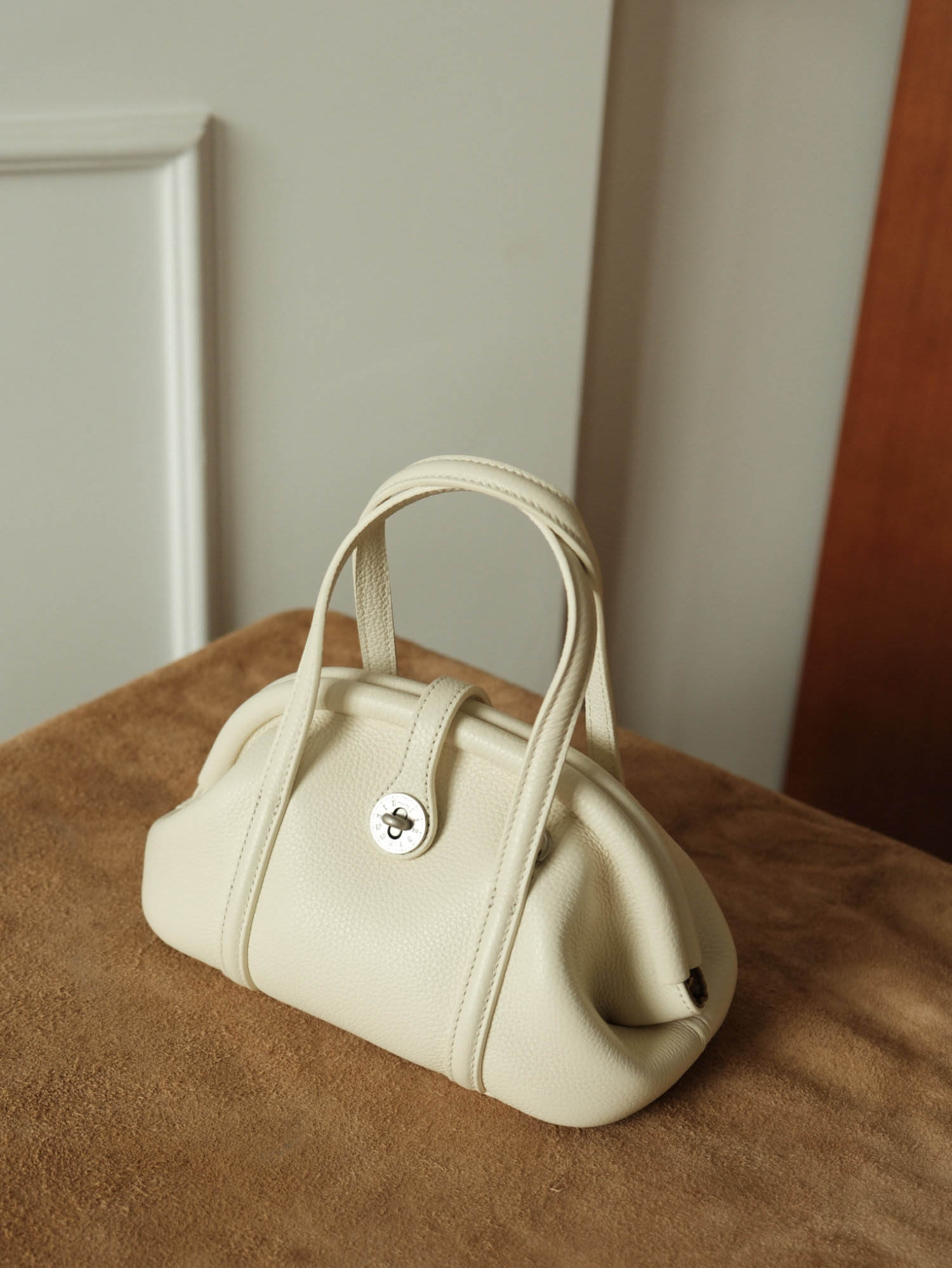 香港狄記皮具 狄記 原創真皮手工 ins郵差包 ins風格包包 頭層牛皮包包 皮革 原創手工真皮 皮件 DEEPKEE 復古真皮手工包