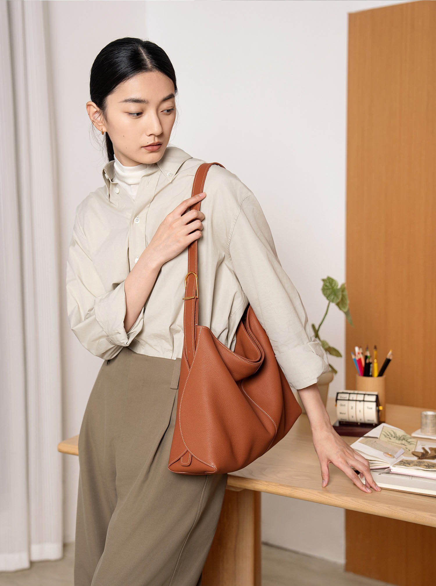 香港狄記皮具 狄記 原創真皮手工 ins郵差包 ins風格包包 頭層牛皮包包 皮革 原創手工真皮 皮件 DEEPKEE 復古真皮手工包