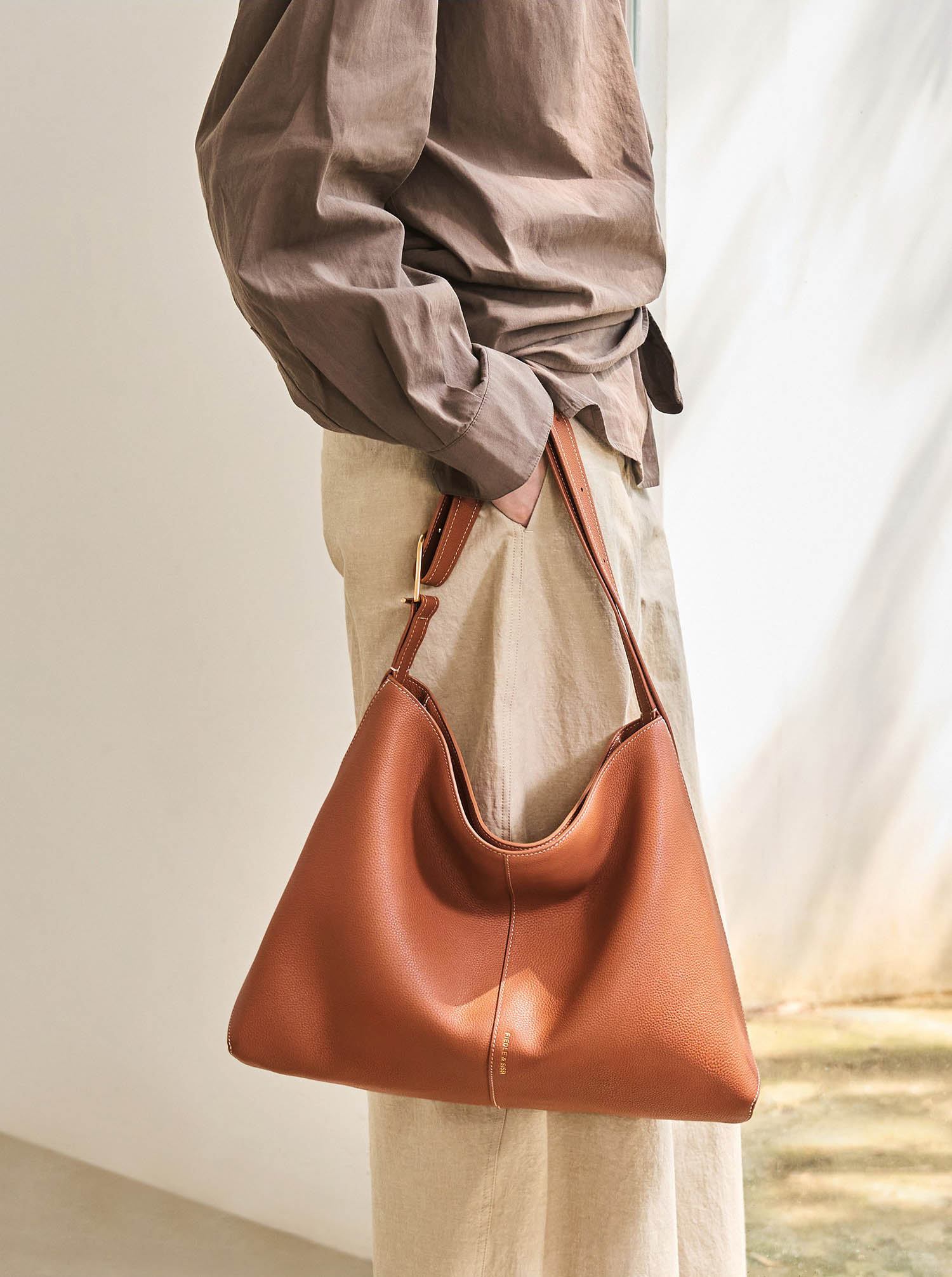 香港狄記皮具 狄記 原創真皮手工 ins郵差包 ins風格包包 頭層牛皮包包 皮革 原創手工真皮 皮件 DEEPKEE 復古真皮手工包