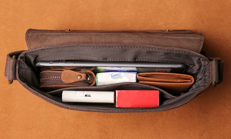 香港狄記皮具 狄記 原創真皮手工 ins郵差包 ins風格包包 頭層牛皮包包 皮革 原創手工真皮 皮件 DEEPKEE 復古真皮手工包