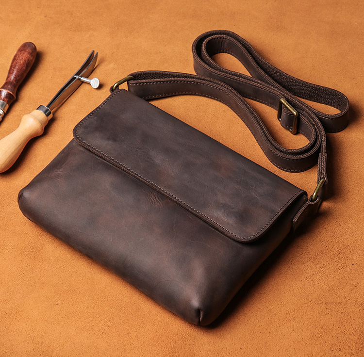 香港狄記皮具 狄記 原創真皮手工 ins郵差包 ins風格包包 頭層牛皮包包 皮革 原創手工真皮 皮件 DEEPKEE 復古真皮手工包