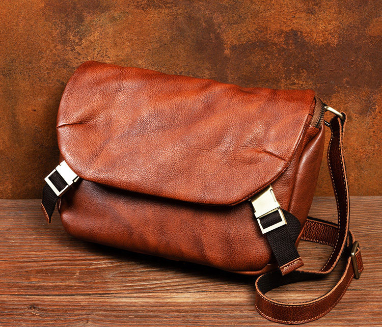 香港狄記皮具 狄記 原創真皮手工 ins郵差包 ins風格包包 頭層牛皮包包 皮革 原創手工真皮 皮件 DEEPKEE 復古真皮手工包