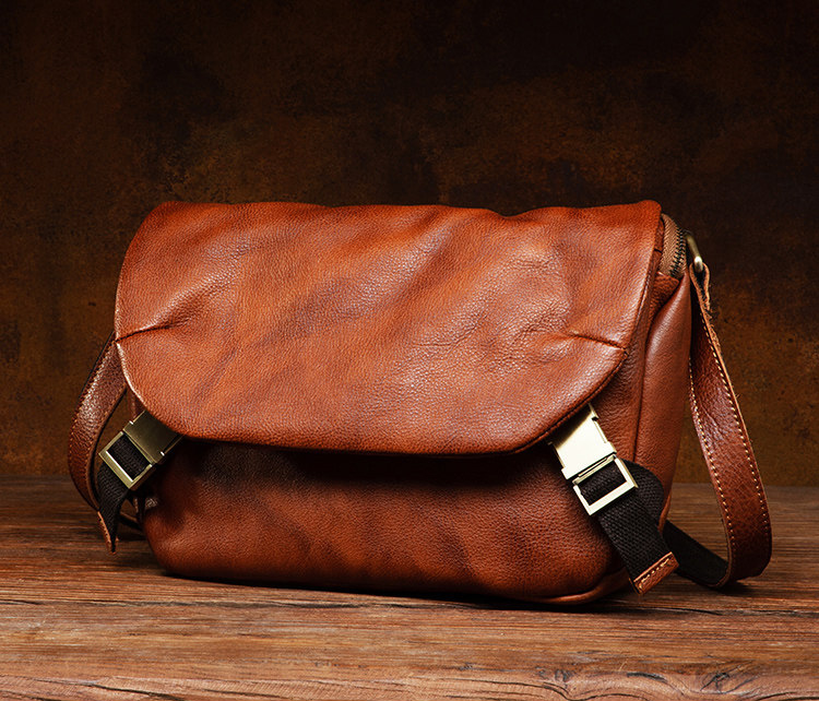 香港狄記皮具 狄記 原創真皮手工 ins郵差包 ins風格包包 頭層牛皮包包 皮革 原創手工真皮 皮件 DEEPKEE 復古真皮手工包