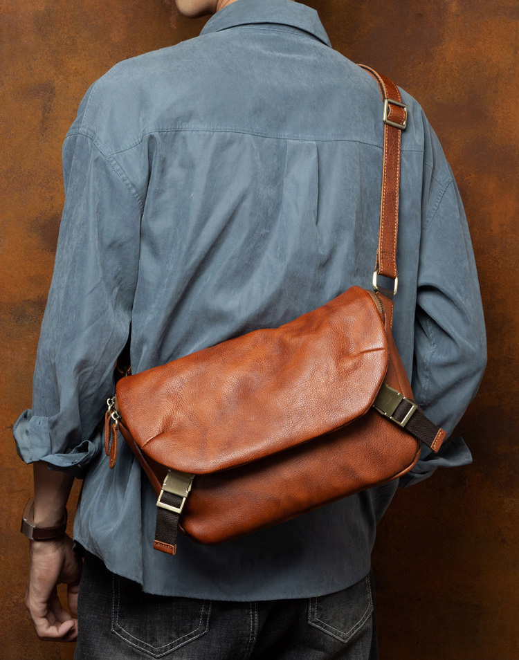 香港狄記皮具 狄記 原創真皮手工 ins郵差包 ins風格包包 頭層牛皮包包 皮革 原創手工真皮 皮件 DEEPKEE 復古真皮手工包