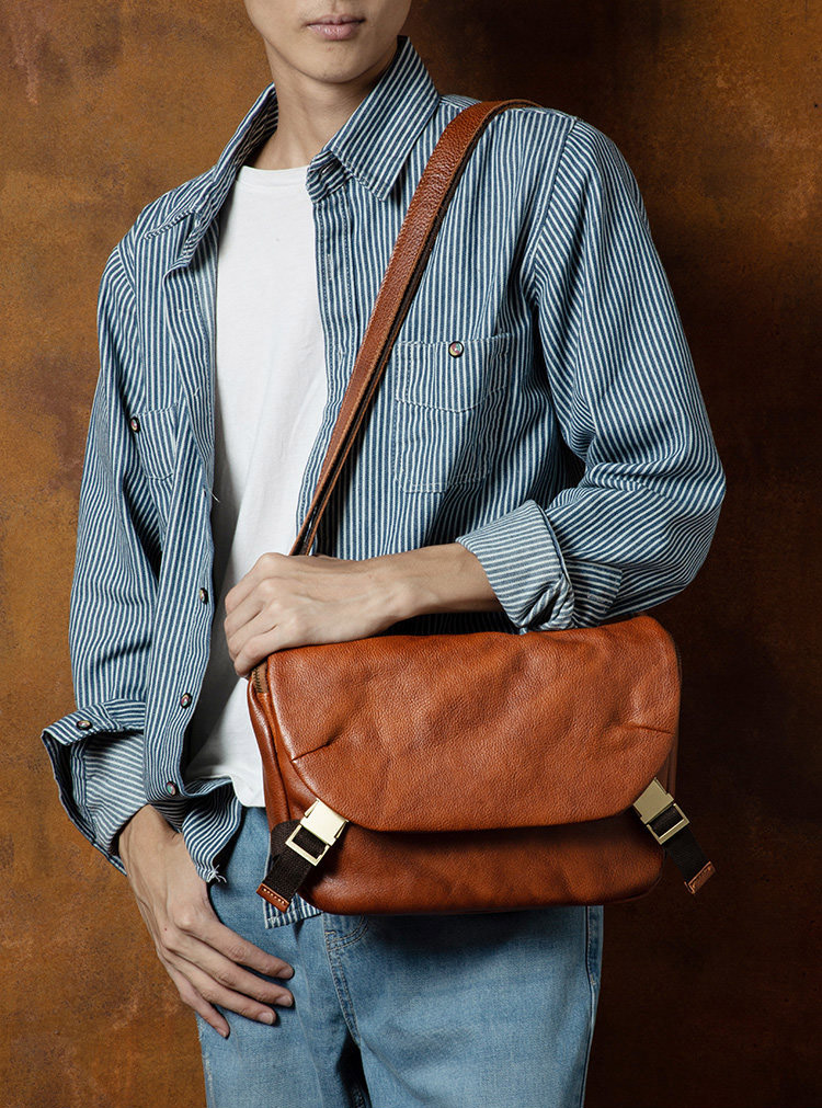 香港狄記皮具 狄記 原創真皮手工 ins郵差包 ins風格包包 頭層牛皮包包 皮革 原創手工真皮 皮件 DEEPKEE 復古真皮手工包