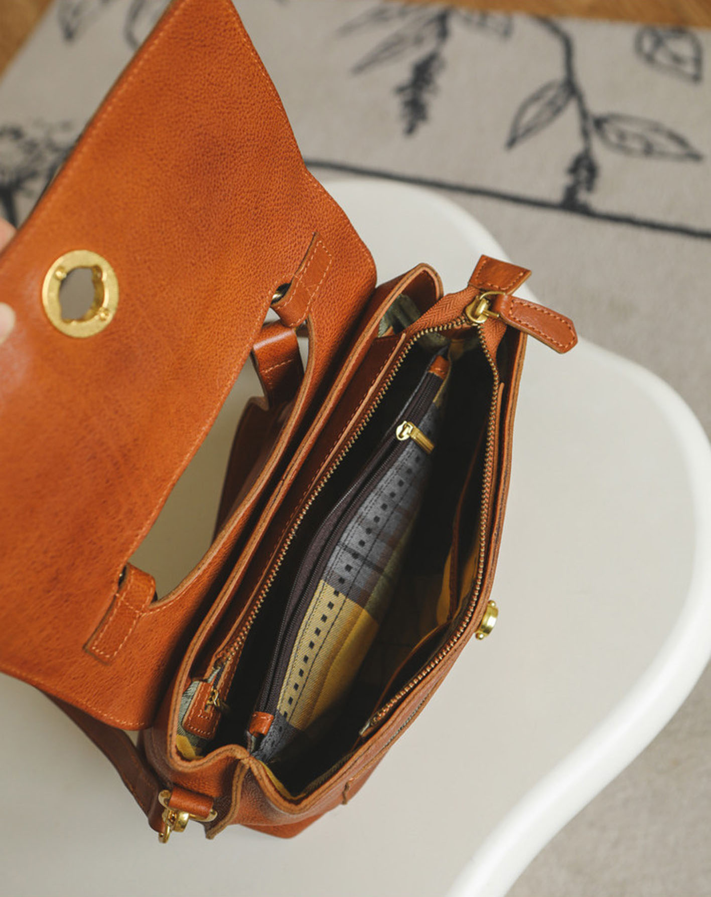 香港狄記皮具 狄記 原創真皮手工 ins郵差包 ins風格包包 頭層牛皮包包 皮革 原創手工真皮 皮件 DEEPKEE 復古真皮手工包