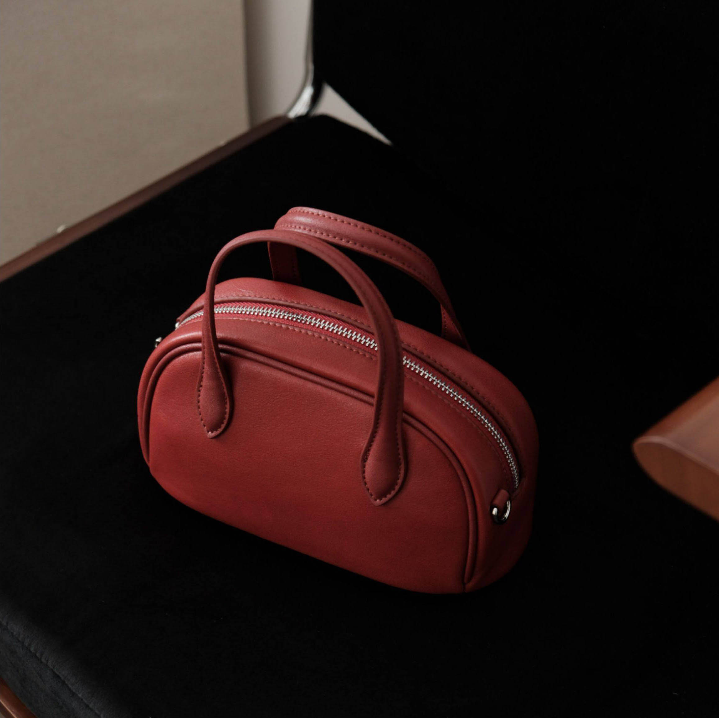 香港狄記皮具 狄記 原創真皮手工 ins郵差包 ins風格包包 頭層牛皮包包 皮革 原創手工真皮 皮件 DEEPKEE 復古真皮手工包