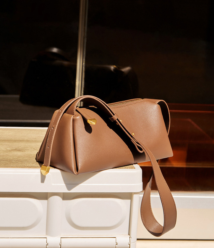 香港狄記皮具 狄記 原創真皮手工 ins郵差包 ins風格包包 頭層牛皮包包 皮革 原創手工真皮 皮件 DEEPKEE 復古真皮手工包