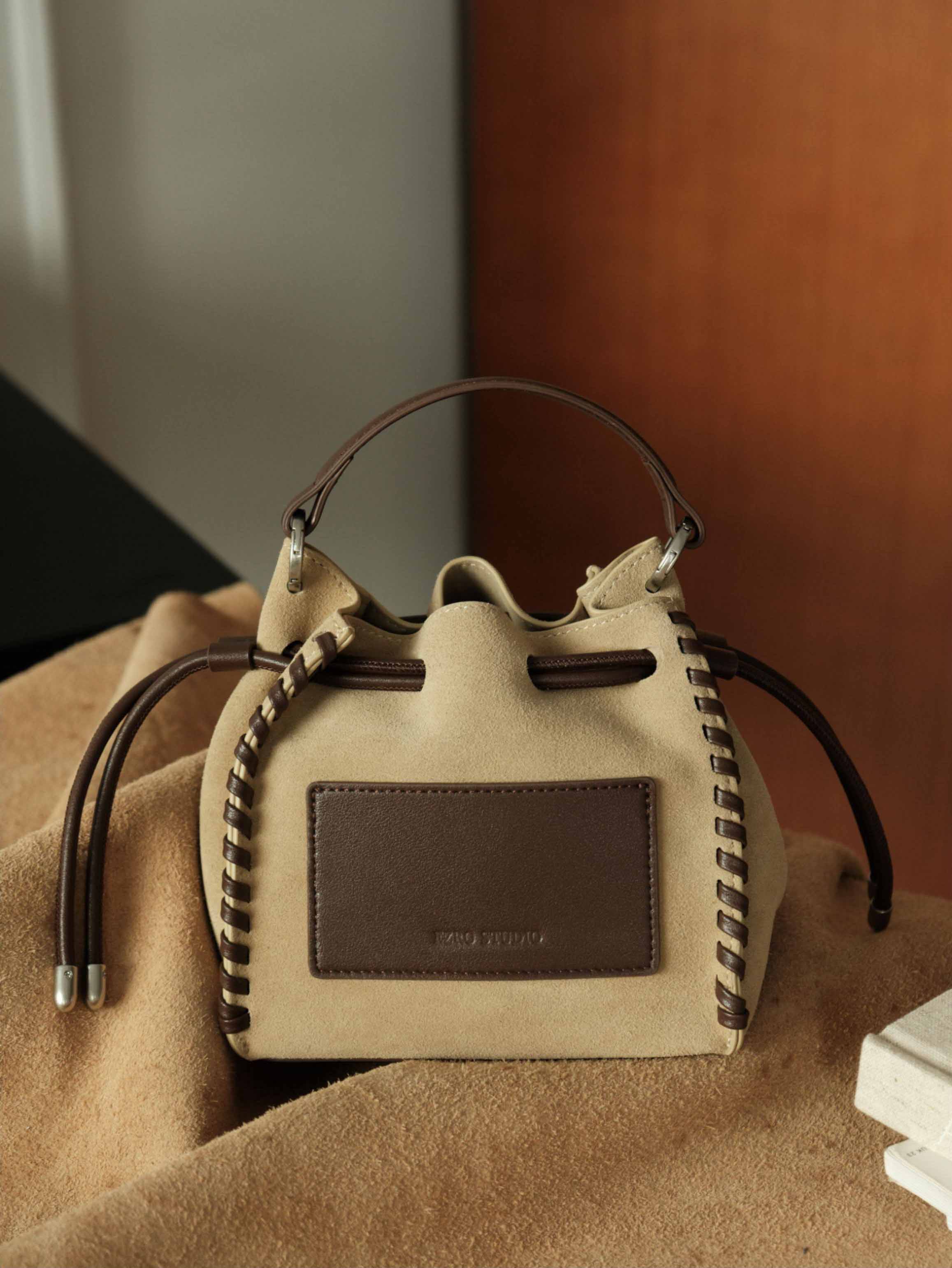 香港狄記皮具 狄記 原創真皮手工 ins郵差包 ins風格包包 頭層牛皮包包 皮革 原創手工真皮 皮件 DEEPKEE 復古真皮手工包