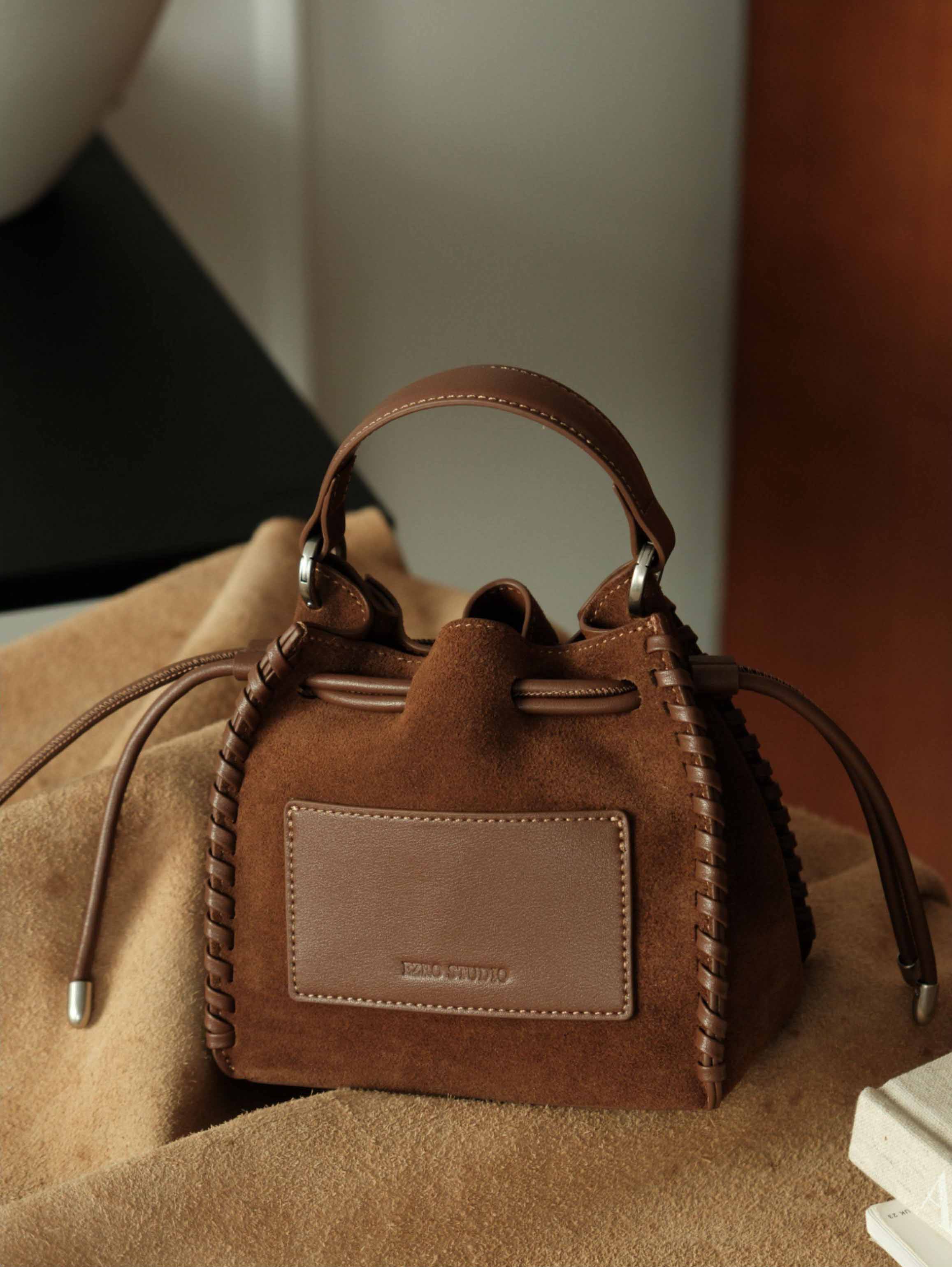 香港狄記皮具 狄記 原創真皮手工 ins郵差包 ins風格包包 頭層牛皮包包 皮革 原創手工真皮 皮件 DEEPKEE 復古真皮手工包