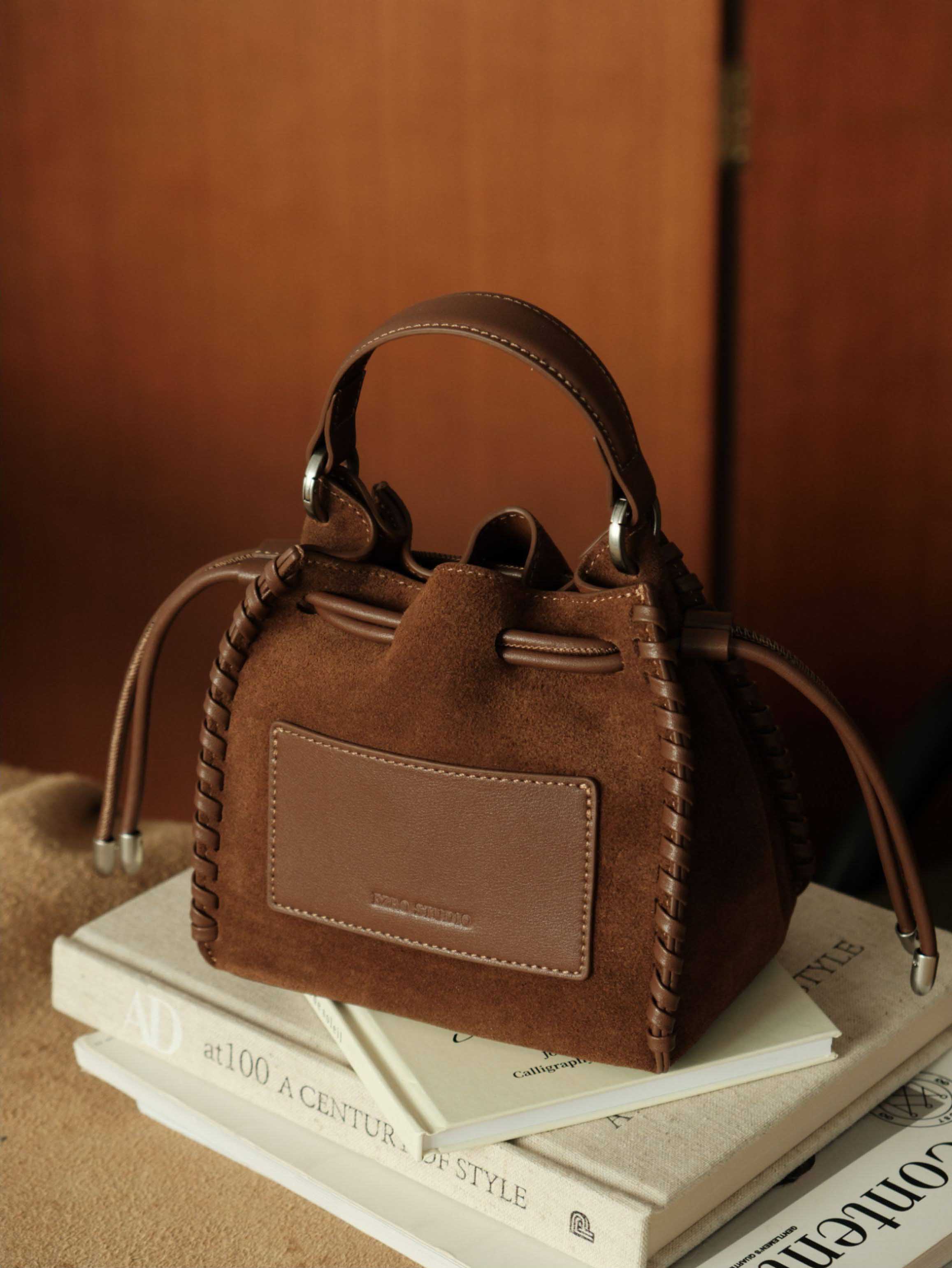 香港狄記皮具 狄記 原創真皮手工 ins郵差包 ins風格包包 頭層牛皮包包 皮革 原創手工真皮 皮件 DEEPKEE 復古真皮手工包