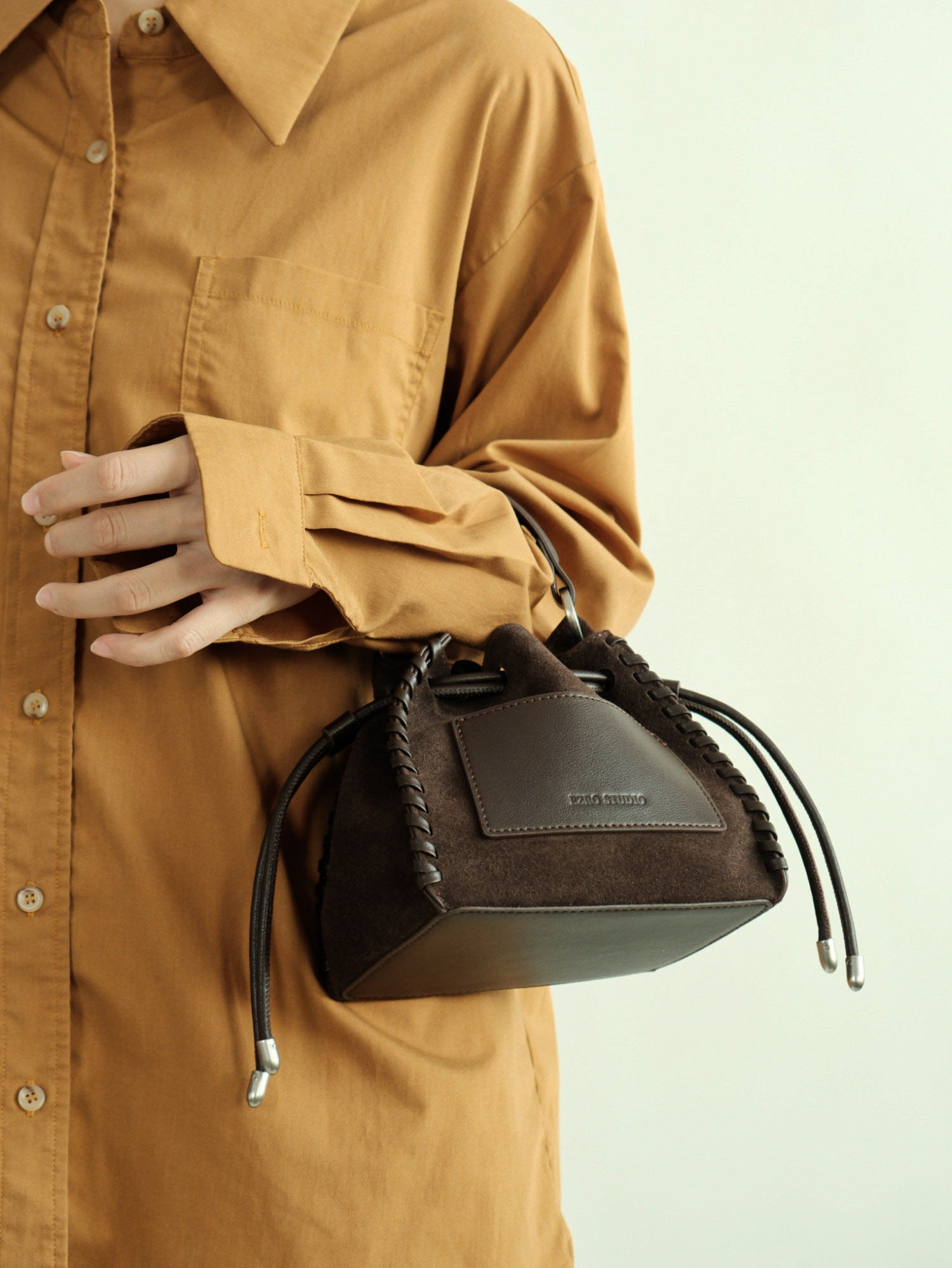 香港狄記皮具 狄記 原創真皮手工 ins郵差包 ins風格包包 頭層牛皮包包 皮革 原創手工真皮 皮件 DEEPKEE 復古真皮手工包